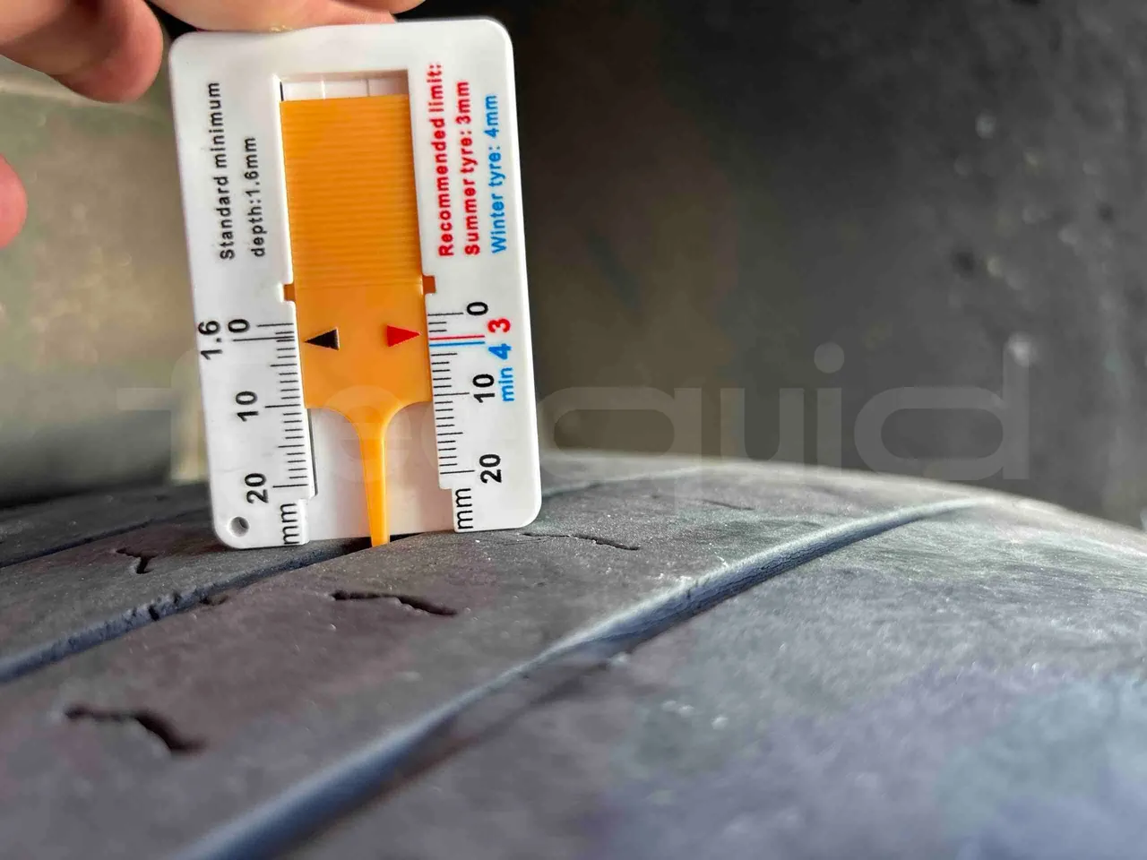 Setra S415 - tread condition front tires right
