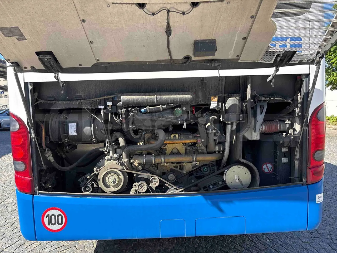 Setra S415 - rear hatch open