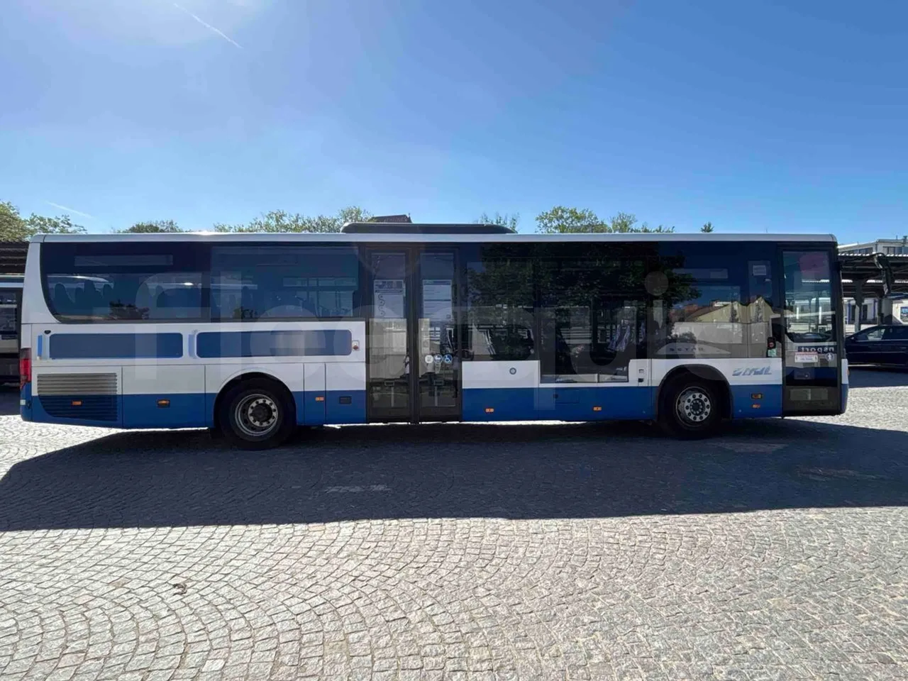 Setra S415 - right side doors closed