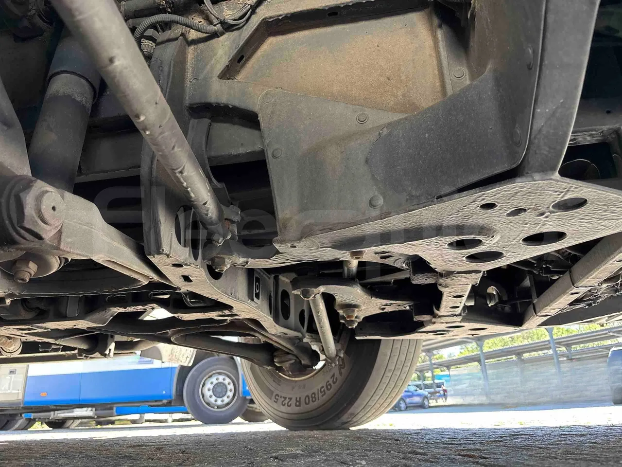 Setra S415 - front axle right side