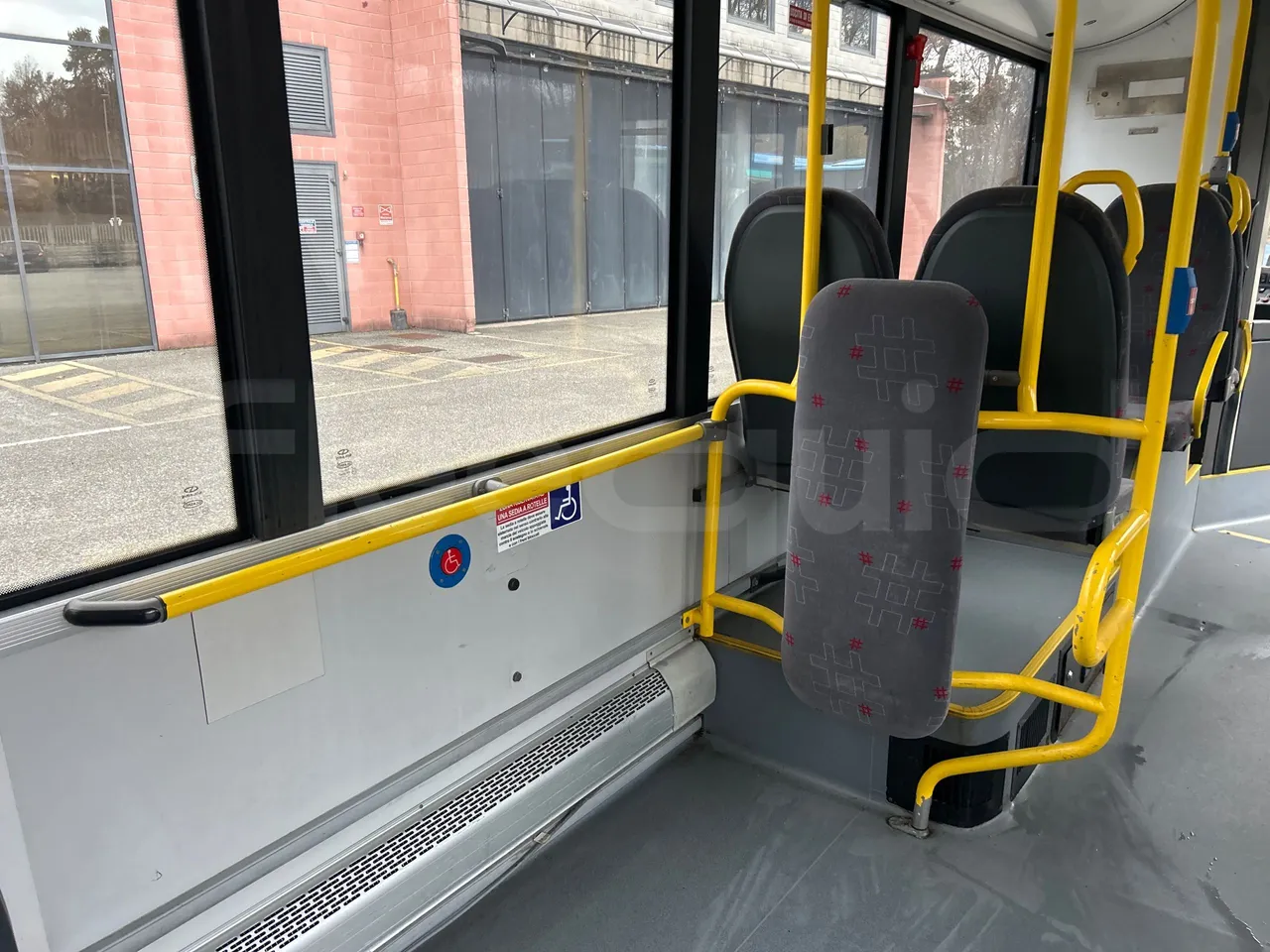 Solaris Urbino 12 - Euro5 - 231kW - 12mt - disabled area photo