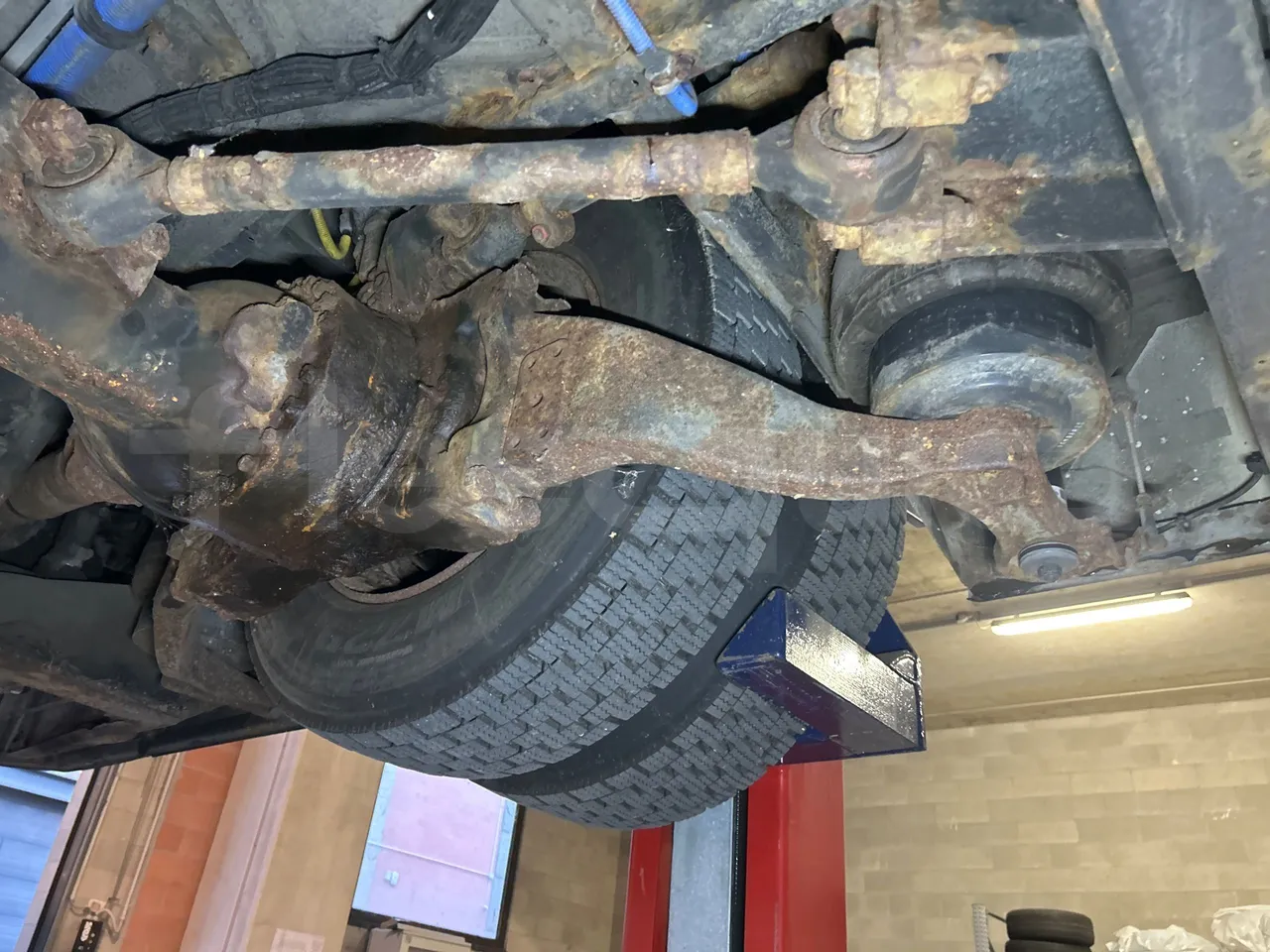 Solaris Urbino 12 - Euro5 - 231kW - 12mt - axel 3  discs right