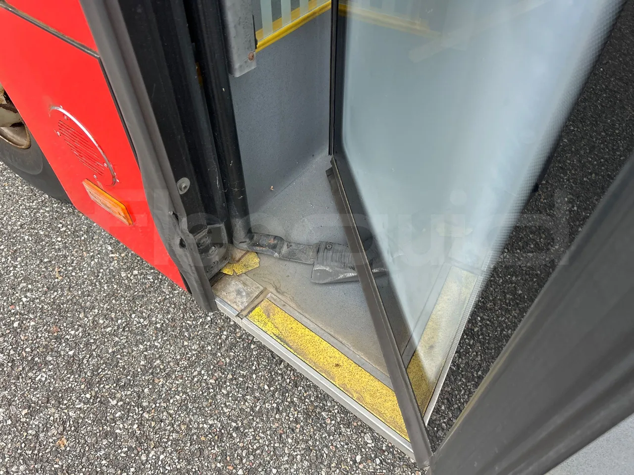 Solaris Urbino 12 - Euro5 - 231kW - 12mt - door mechanism photo