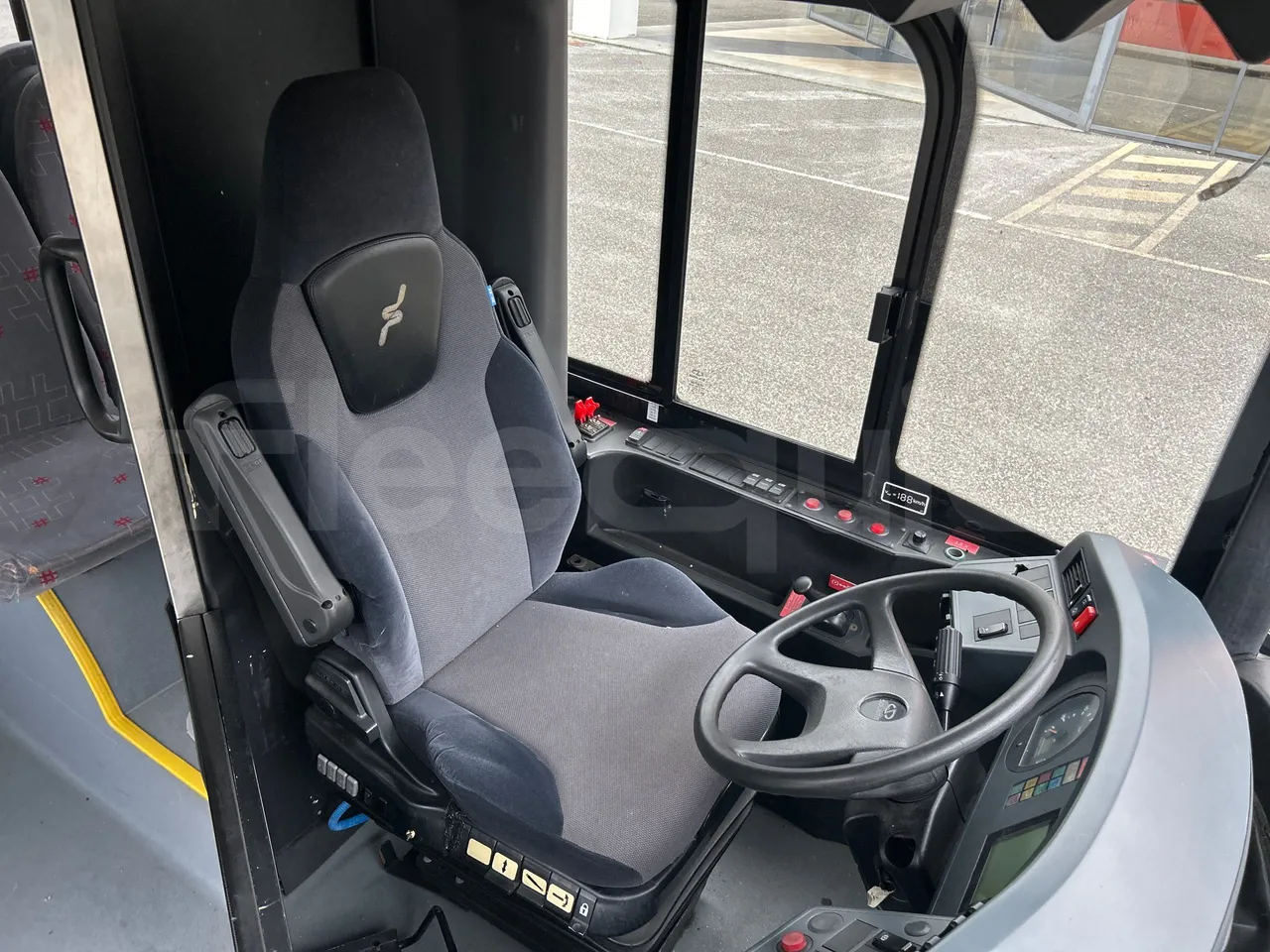 Solaris Urbino 12 - Euro5 - 231kW - 12mt - driver's seat photo