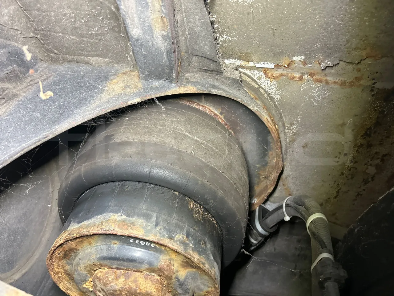 Solaris Urbino 12 - Euro5 - 231kW - 12mt - front air springs right