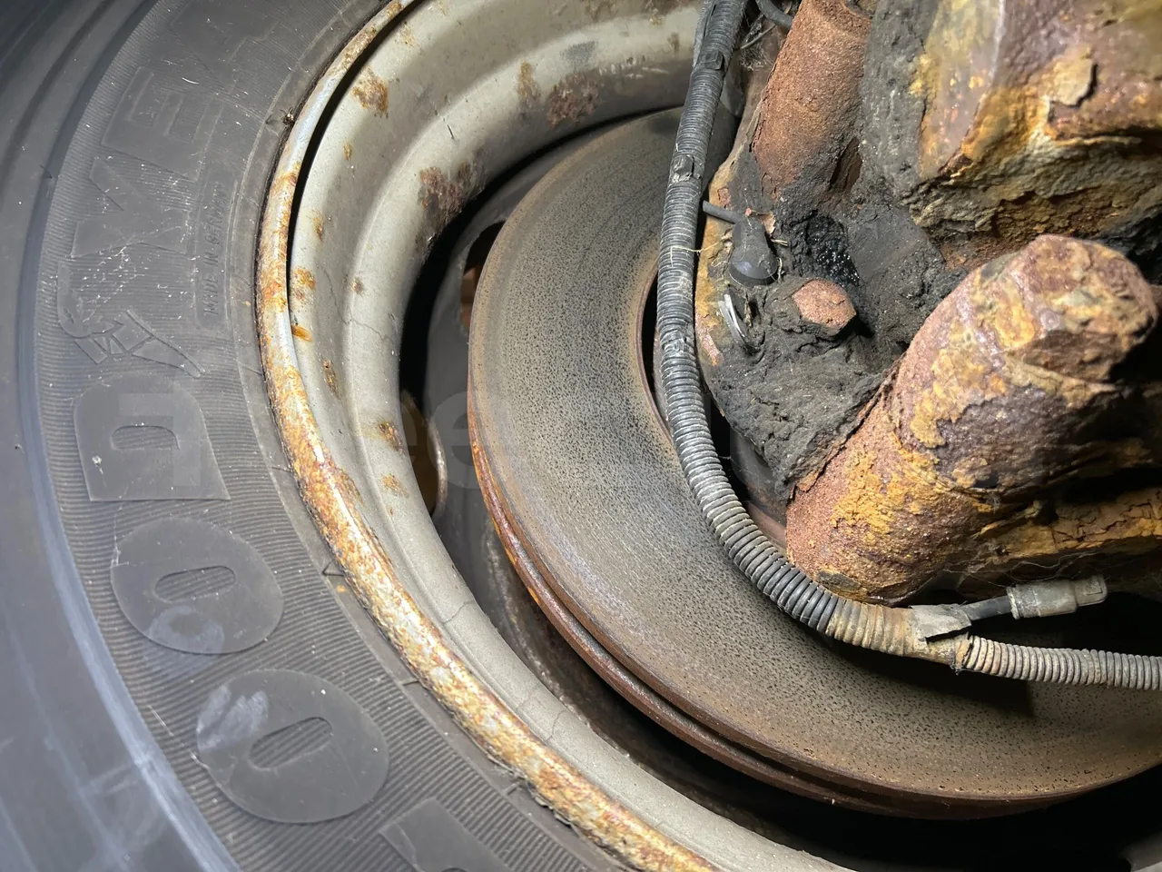 Solaris Urbino 12 - Euro5 - 231kW - 12mt - front discs left