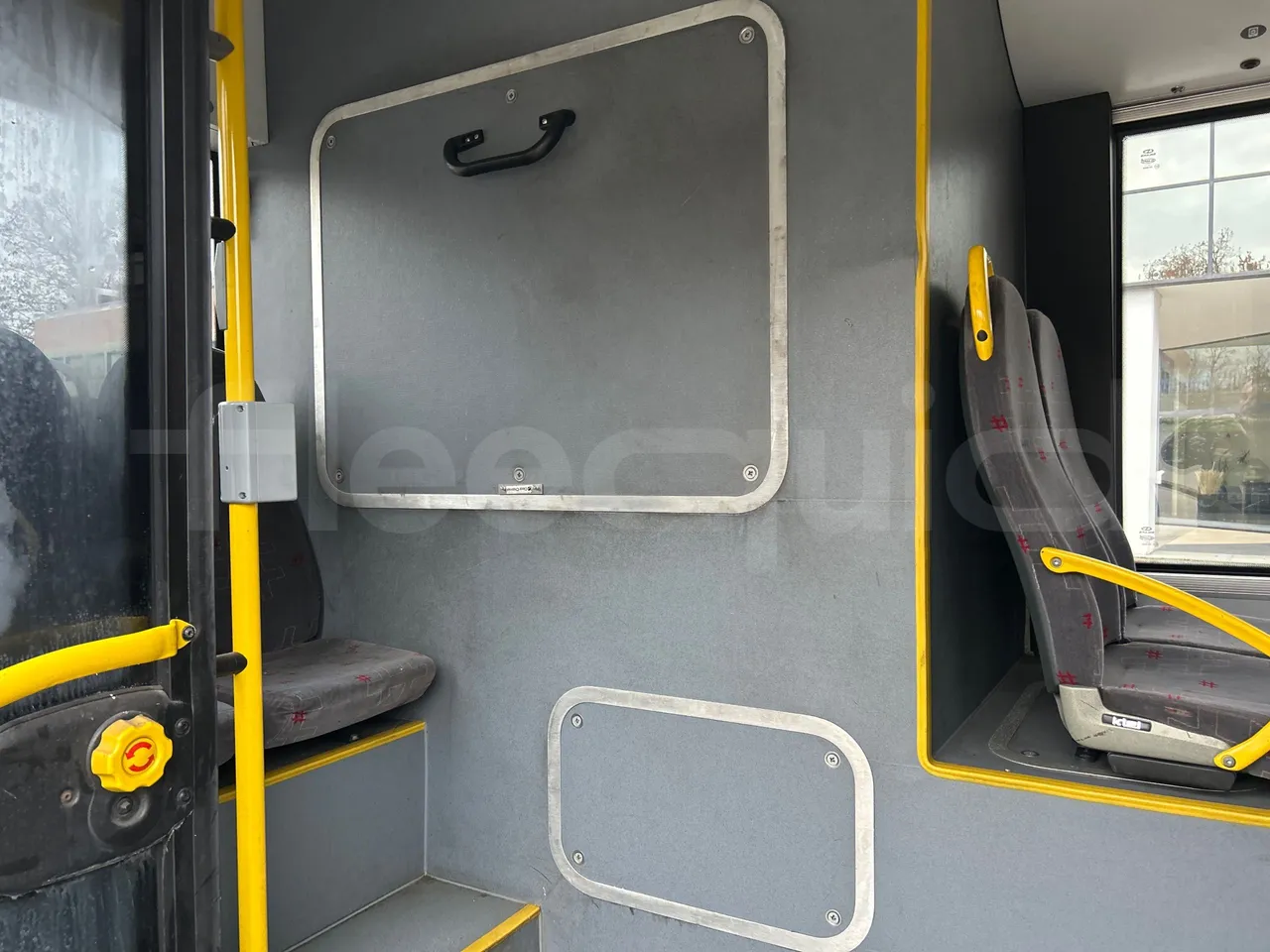 Solaris Urbino 12 - Euro5 - 231kW - 12mt - floor hatches photo