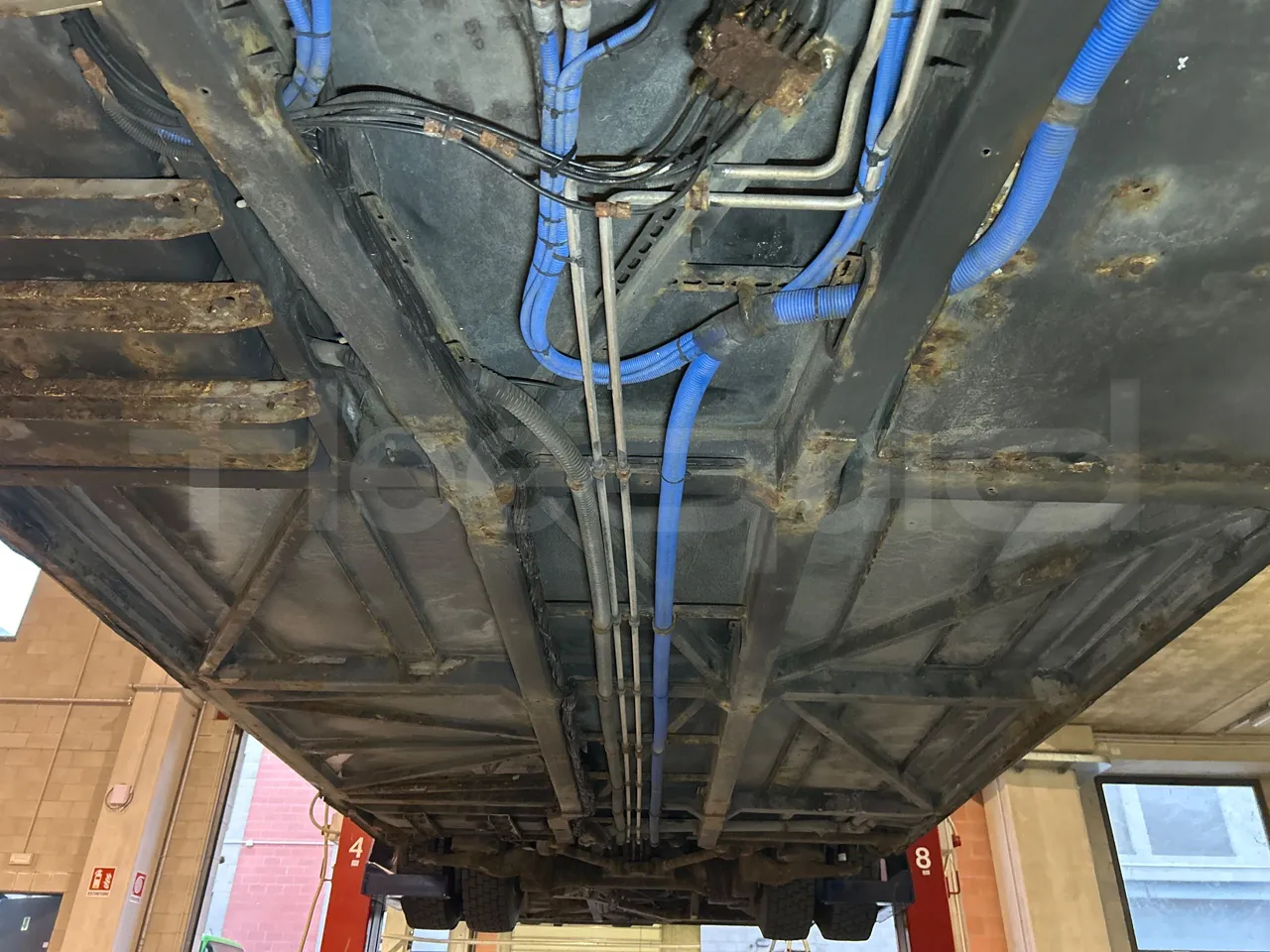 Solaris Urbino 12 - Euro5 - 231kW - 12mt - central undercarriage photo