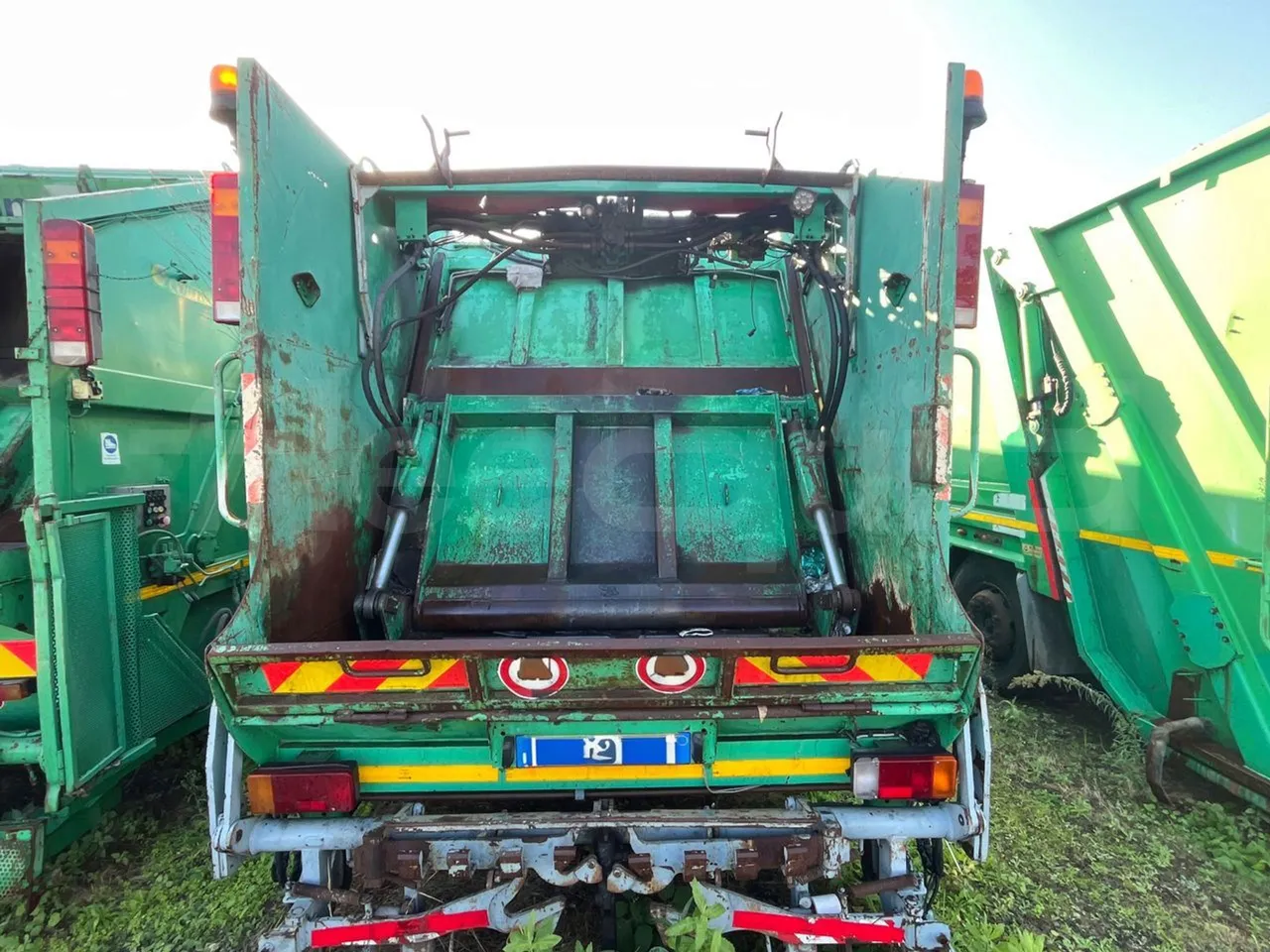 Iveco Magirus A260S/E4 FARID T1SM25 - Euro5 - 228kW - 9.685mt - rear hatch closed