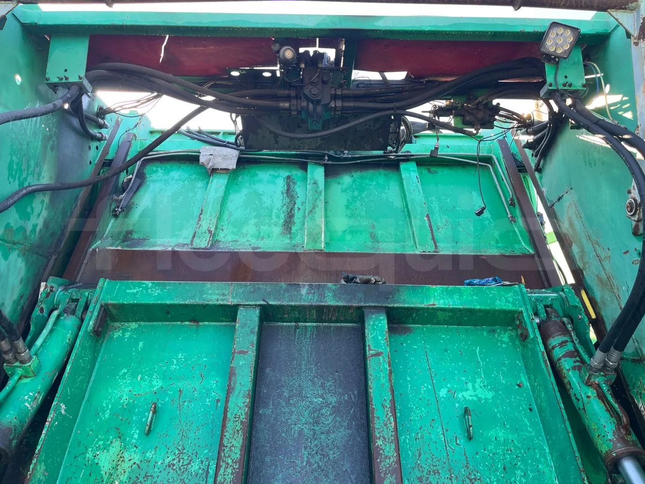 Iveco Magirus A260S/E4 FARID T1SM25 - Euro5 - 228kW - 9.685mt - rear hatch open