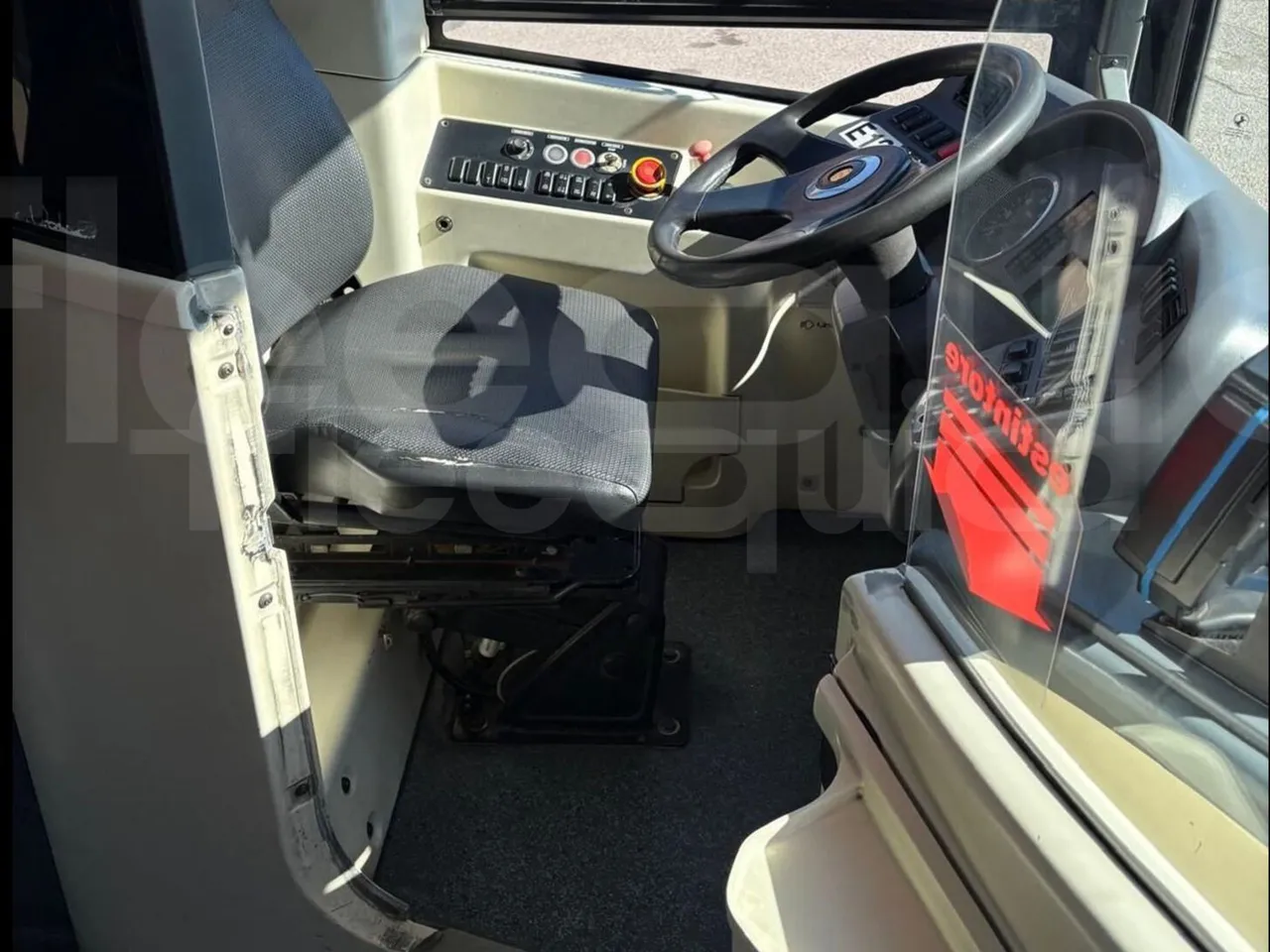 BredaMenarinibus Vivacity Plus C - 8m - Euro5 - buttons panels on