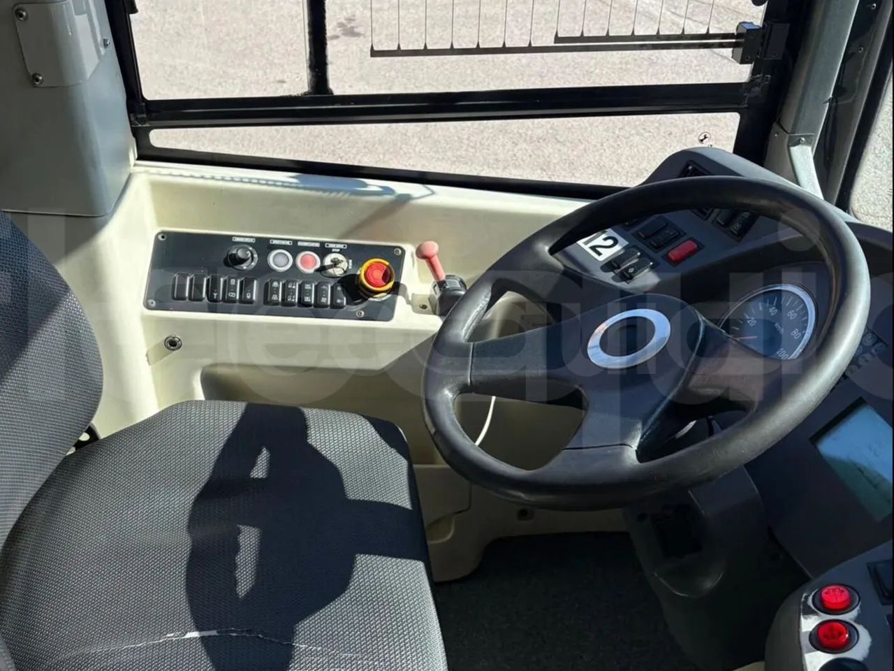 BredaMenarinibus Vivacity Plus C - 8m - Euro5 - driver's seat photo