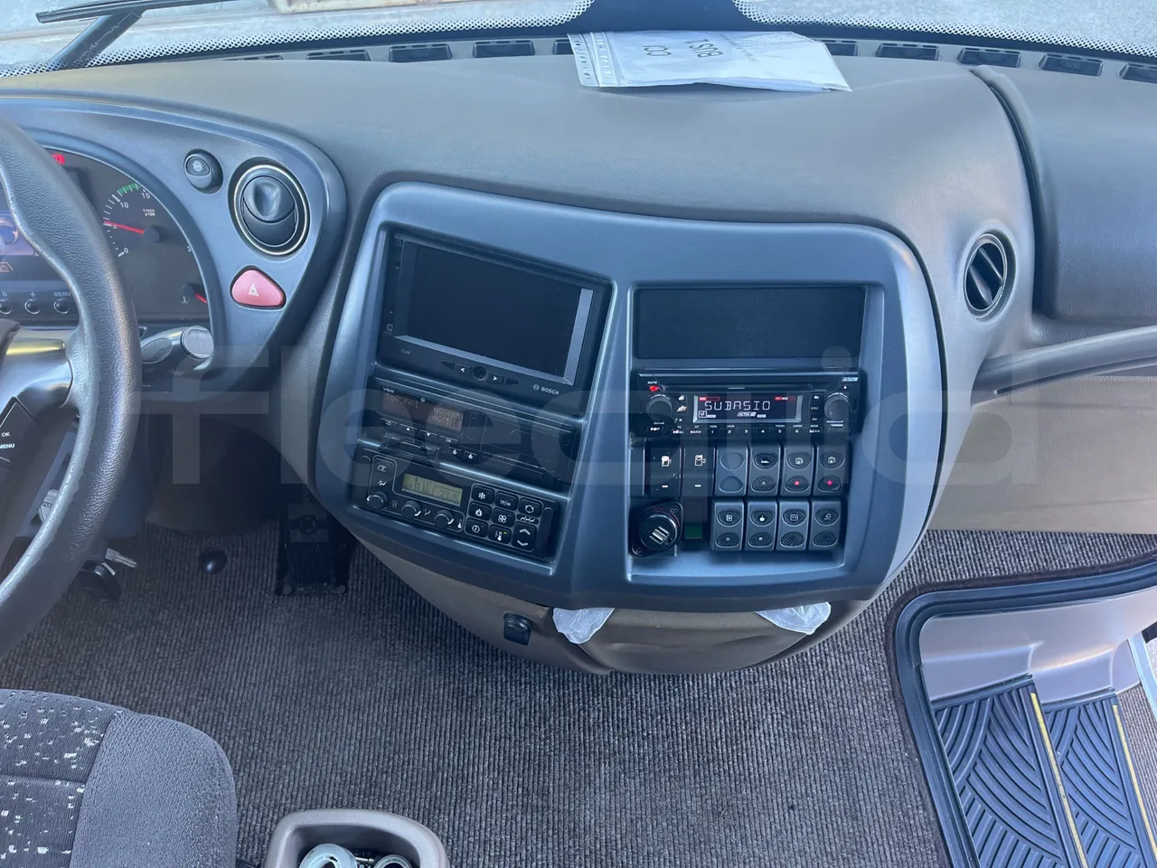 Iveco Magelys SFR210 - Euro5 - 331kW - 12.819mt - radio accessories photo