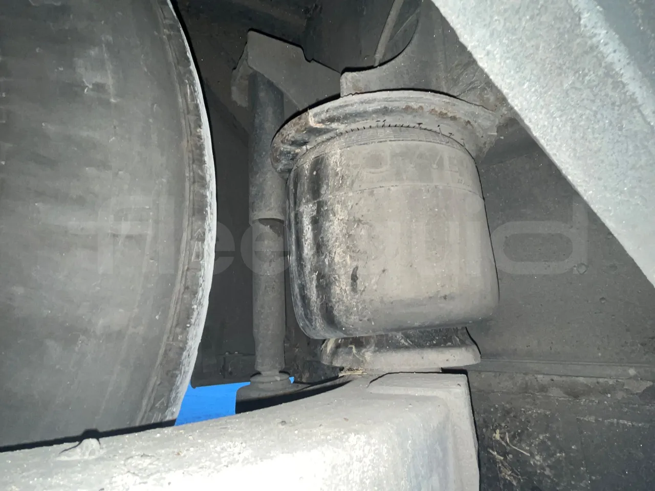 Iveco Magelys SFR210 - Euro5 - 331kW - 12.819mt - axel 2 air springs 1 right