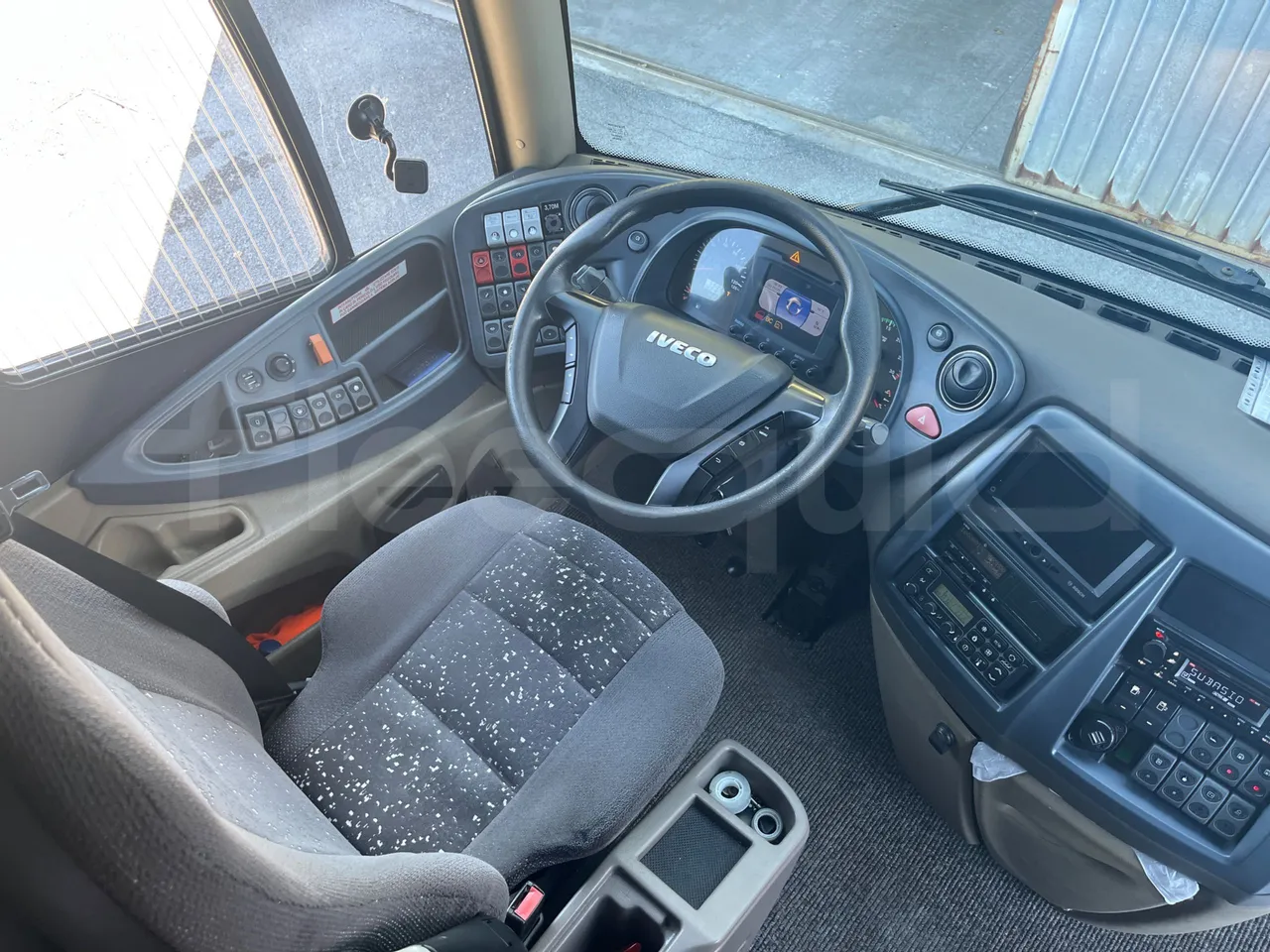 Iveco Magelys SFR210 - Euro5 - 331kW - 12.819mt - buttons panels on