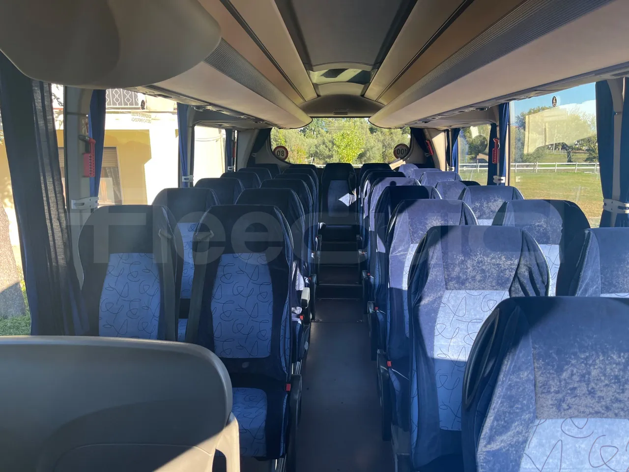 Iveco Magelys SFR210 - Euro5 - 331kW - 12.819mt - reverse view middle aisle