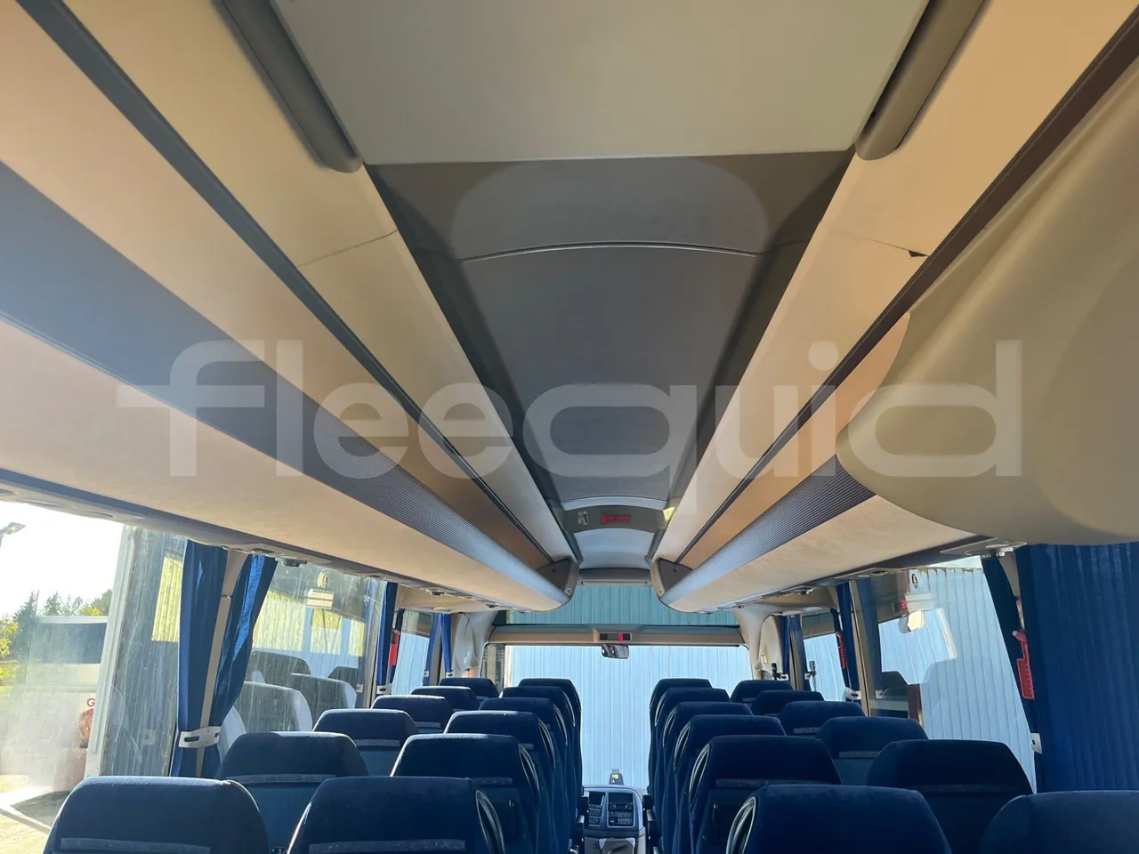 Iveco Magelys SFR210 - Euro5 - 331kW - 12.819mt - overhead compartments photo