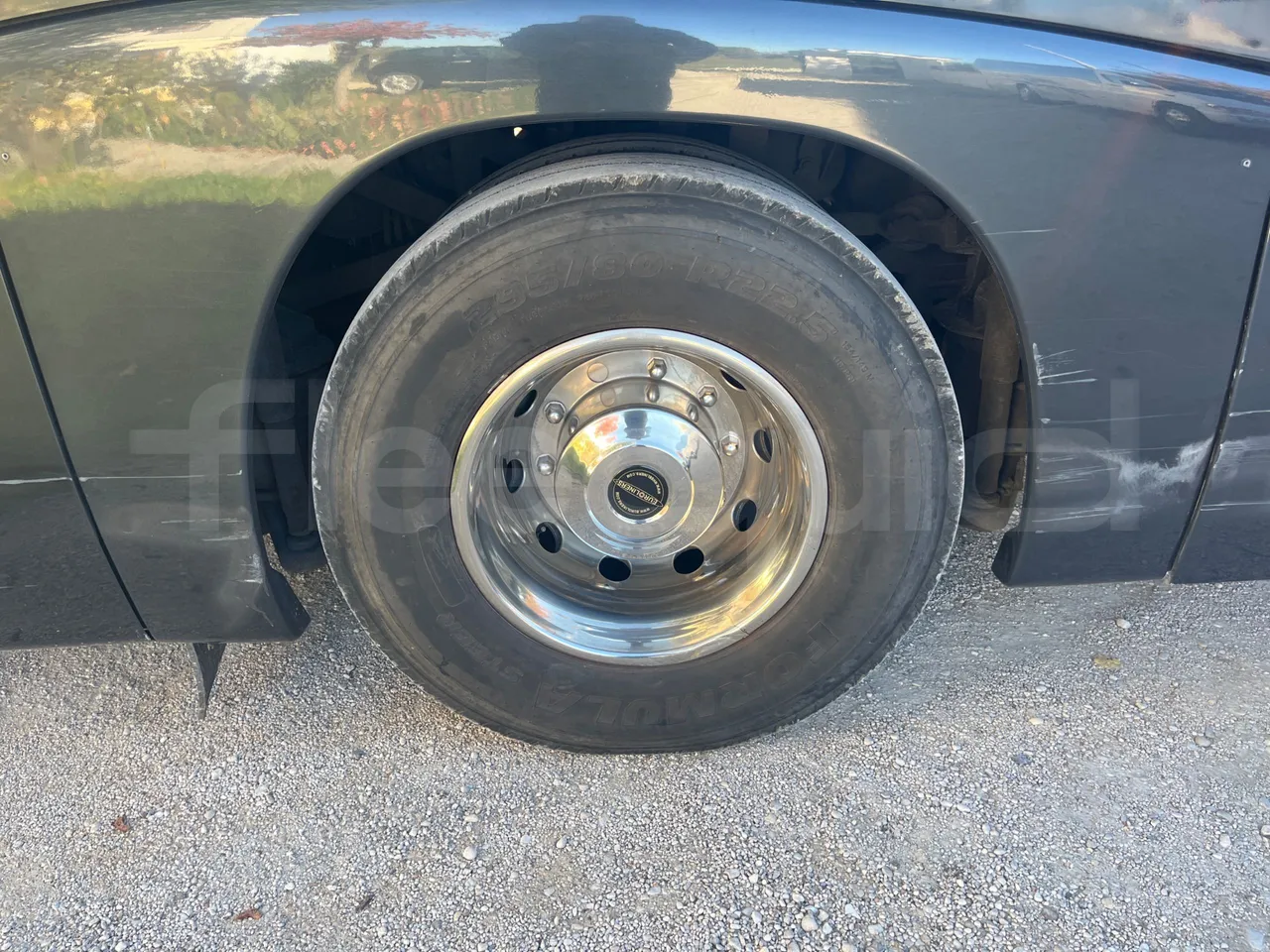 Iveco Magelys SFR210 - Euro5 - 331kW - 12.819mt - rear left tire photo