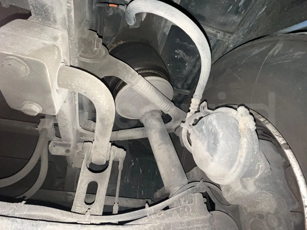 Iveco Magelys SFR210 - Euro5 - 331kW - 12.819mt - front axle left side