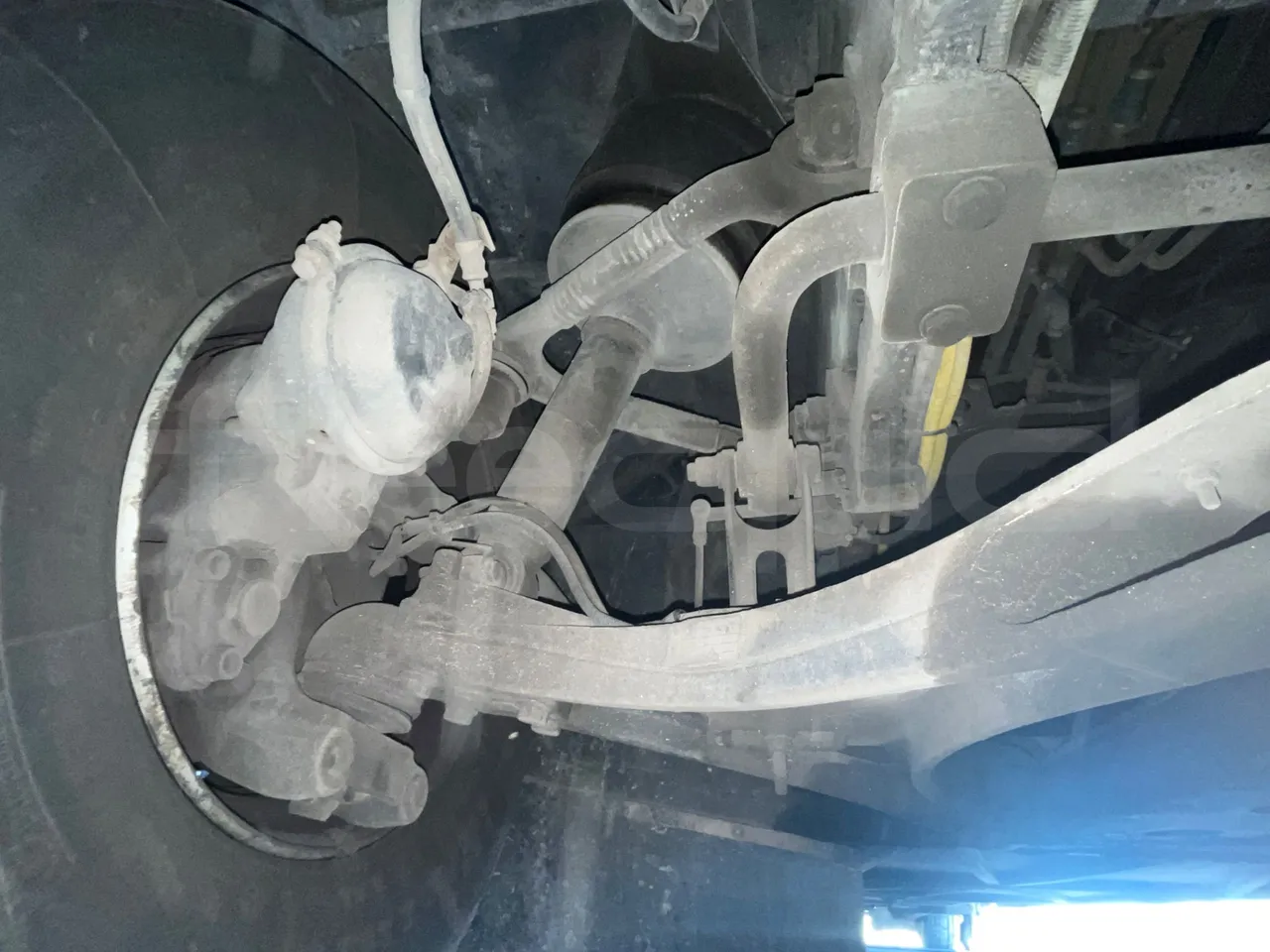 Iveco Magelys SFR210 - Euro5 - 331kW - 12.819mt - front axle right side