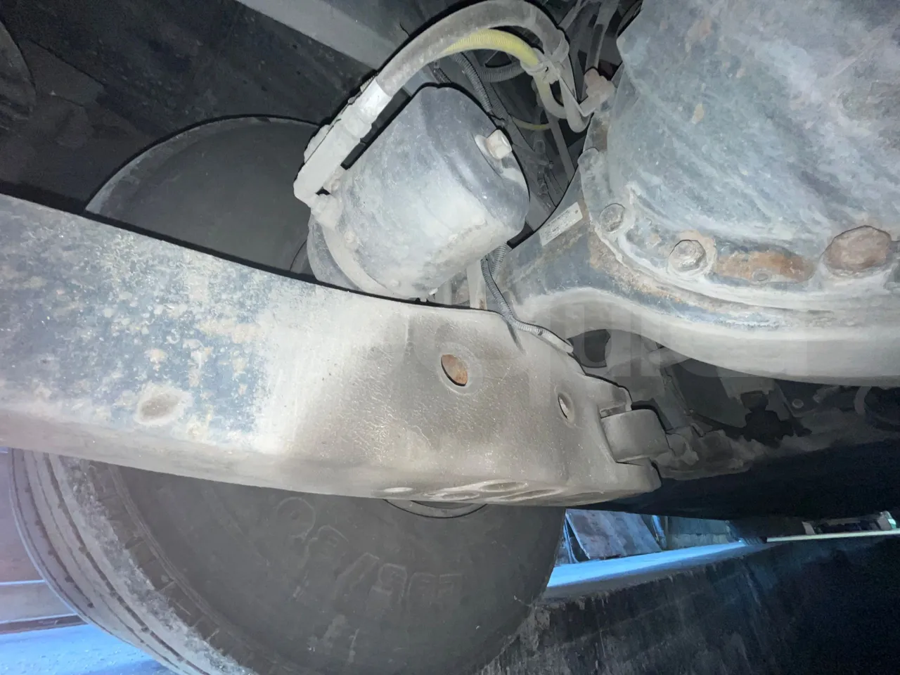 Iveco Magelys SFR210 - Euro5 - 331kW - 12.819mt - axle 3 right side