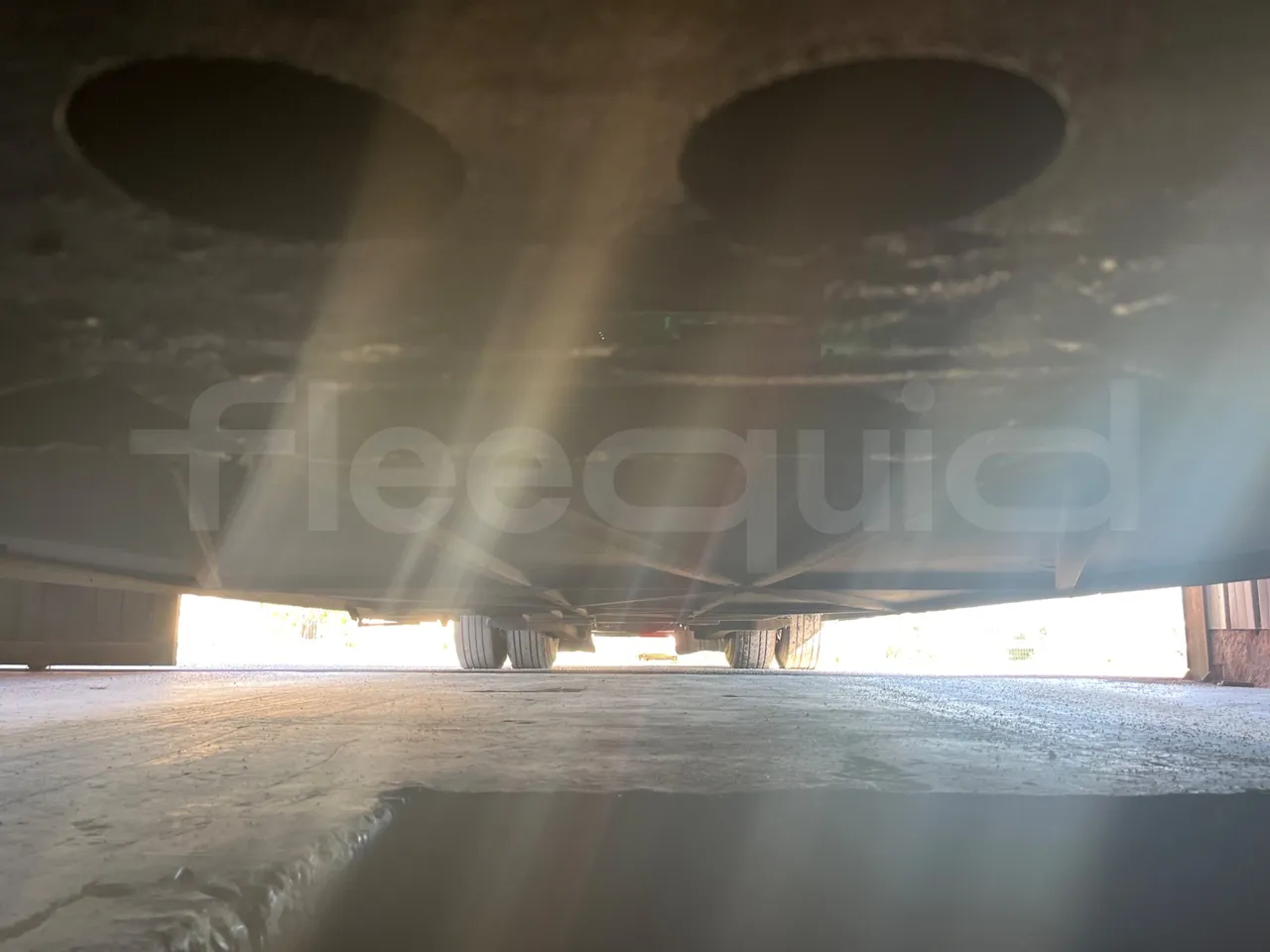 Iveco Magelys SFR210 - Euro5 - 331kW - 12.819mt - central undercarriage photo