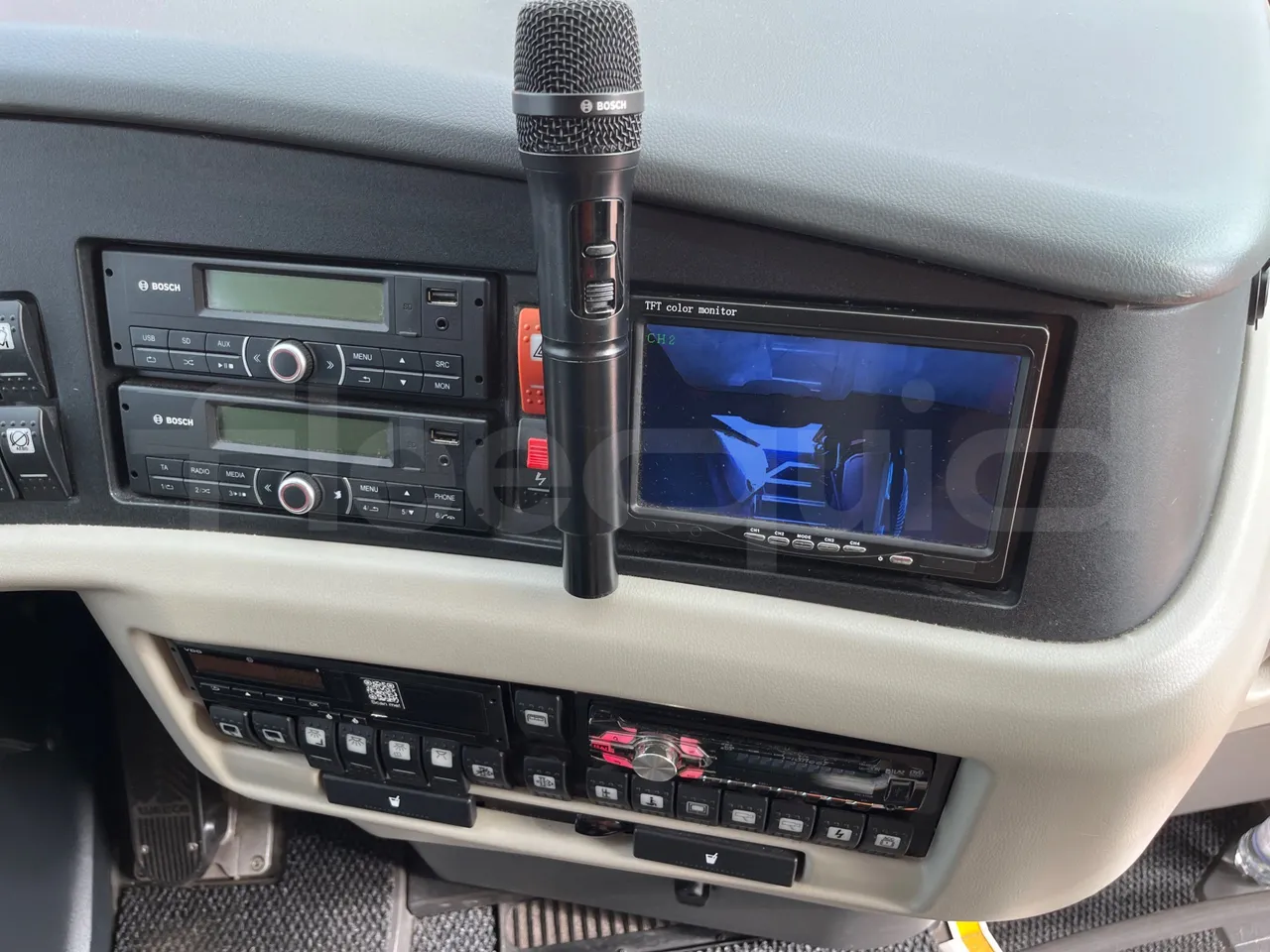 Vdl Futura FH D 129-330D/ Euro 6 - 330 Kw - 12.875 Mt - hostes microphone accessories photo