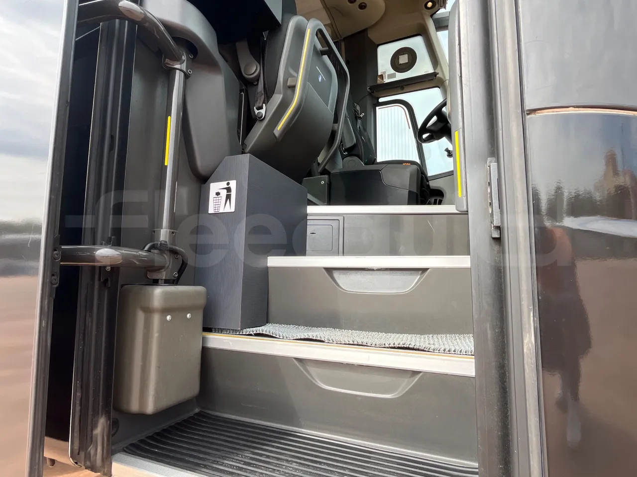 Vdl Futura FH D 129-330D/ Euro 6 - 330 Kw - 12.875 Mt - door mechanism photo