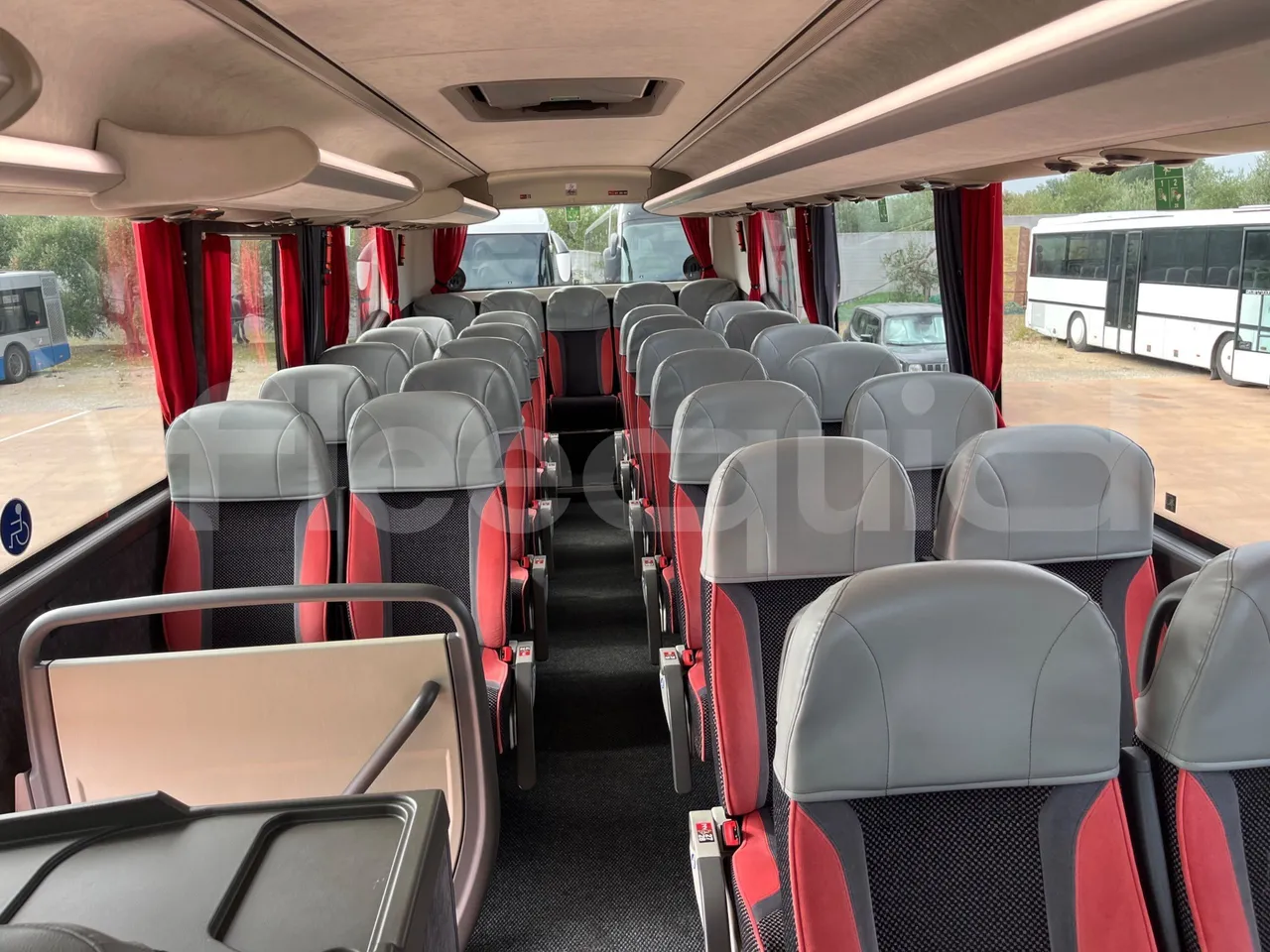 Vdl Futura FH D 129-330D/ Euro 6 - 330 Kw - 12.875 Mt - reverse view middle aisle