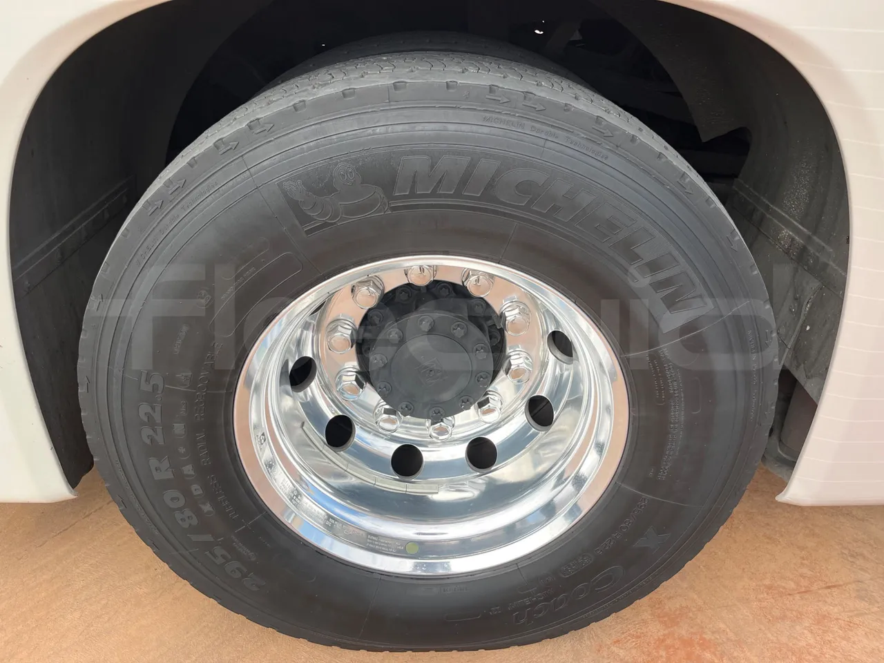 Vdl Futura FH D 129-330D/ Euro 6 - 330 Kw - 12.875 Mt - tread condition second axle tires right