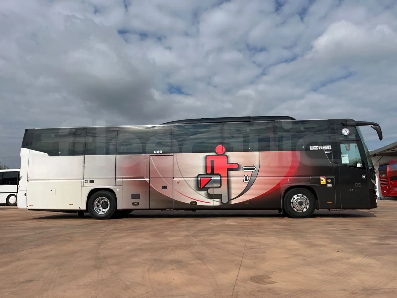 Vdl Futura FH D 129-330D/ Euro 6 - 330 Kw - 12.875 Mt - right side doors closed