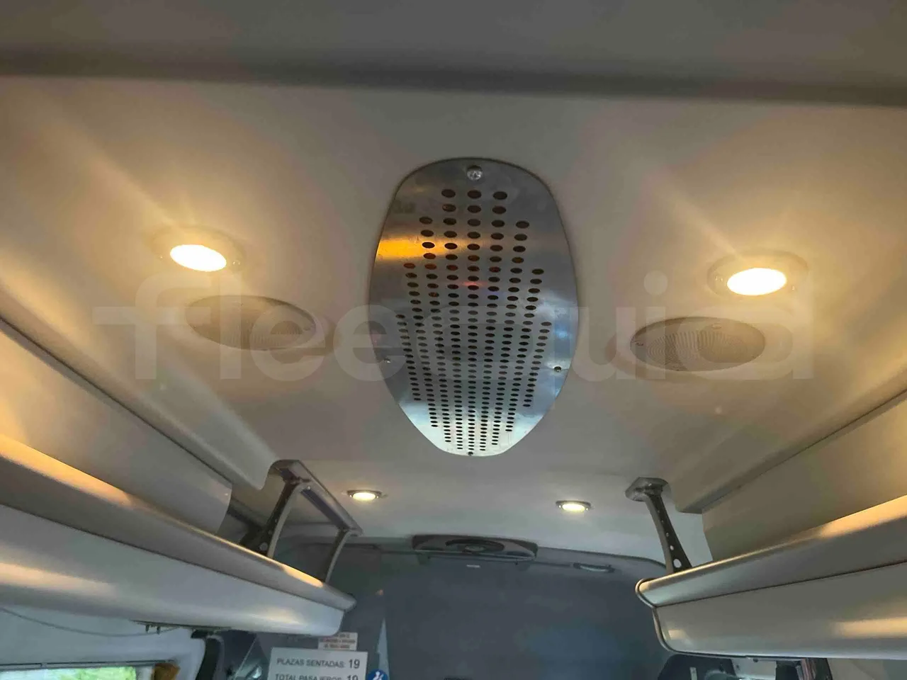 Iveco Daily A50C18 - Euro4  -  130kW - 7.200mt - usb charging detail