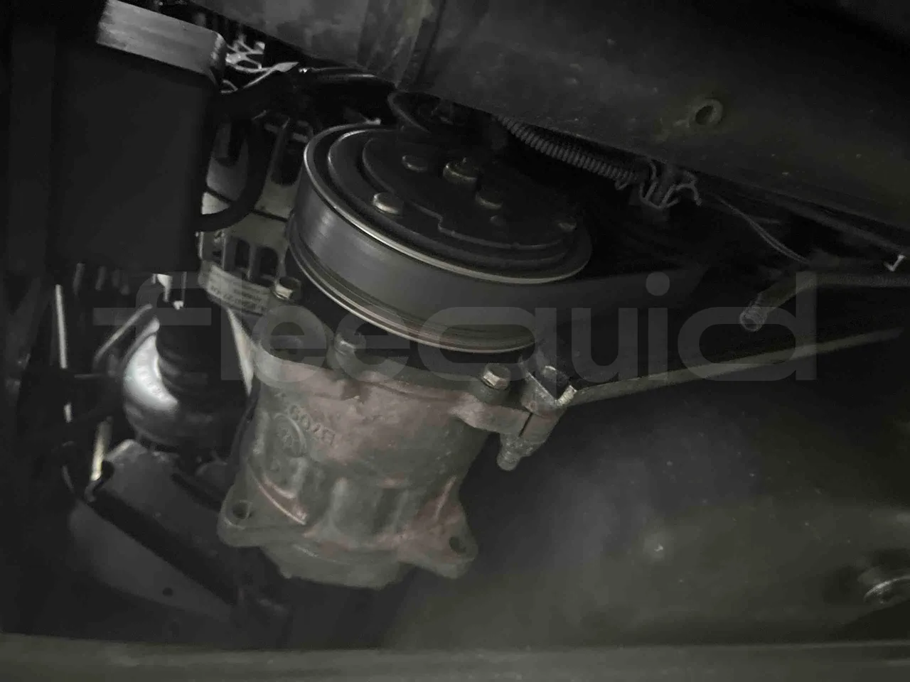 Iveco Daily A50C18 - Euro4  -  130kW - 7.200mt - air conditioning compressor