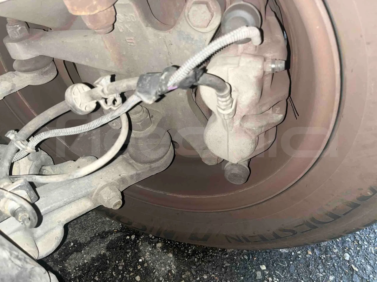 Iveco Daily A50C18 - Euro4  -  130kW - 7.200mt - front brake calipers right