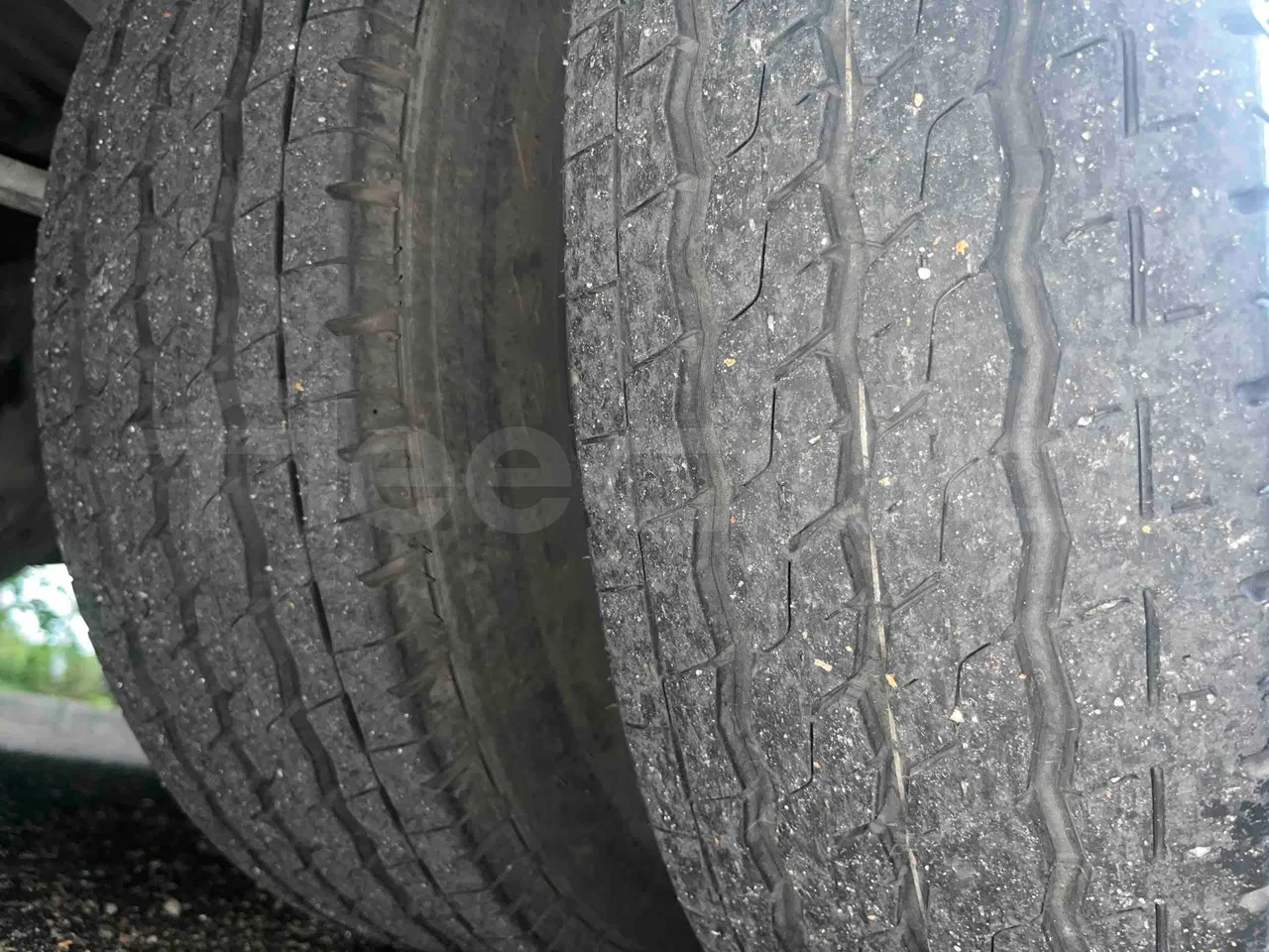 Iveco Daily A50C18 - Euro4  -  130kW - 7.200mt - tread condition front tires left