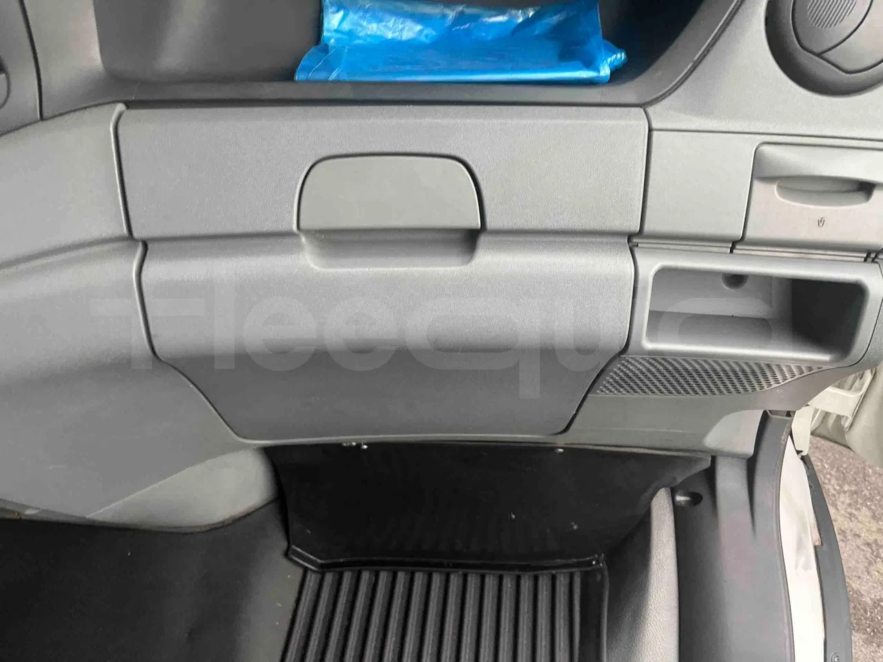 Iveco Daily A50C18 - Euro4  -  130kW - 7.200mt - overhead compartments photo