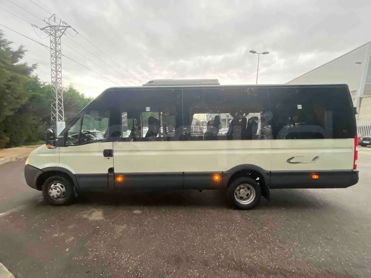 Iveco Daily A50C18 - Euro4  -  130kW - 7.200mt - left side photo