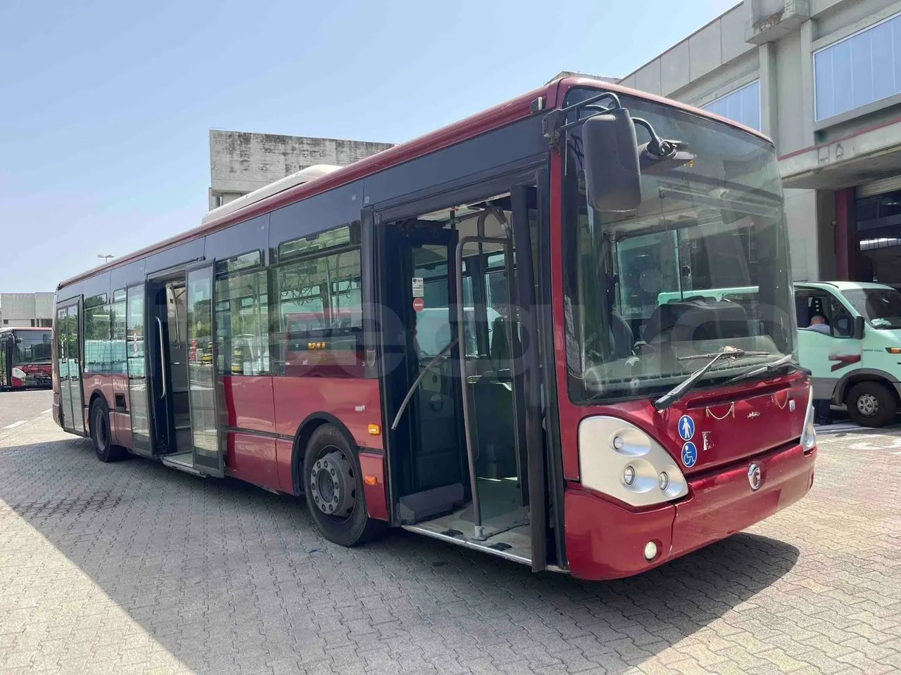 Iveco Citelis - 3/4 Front Right Side Doors Open