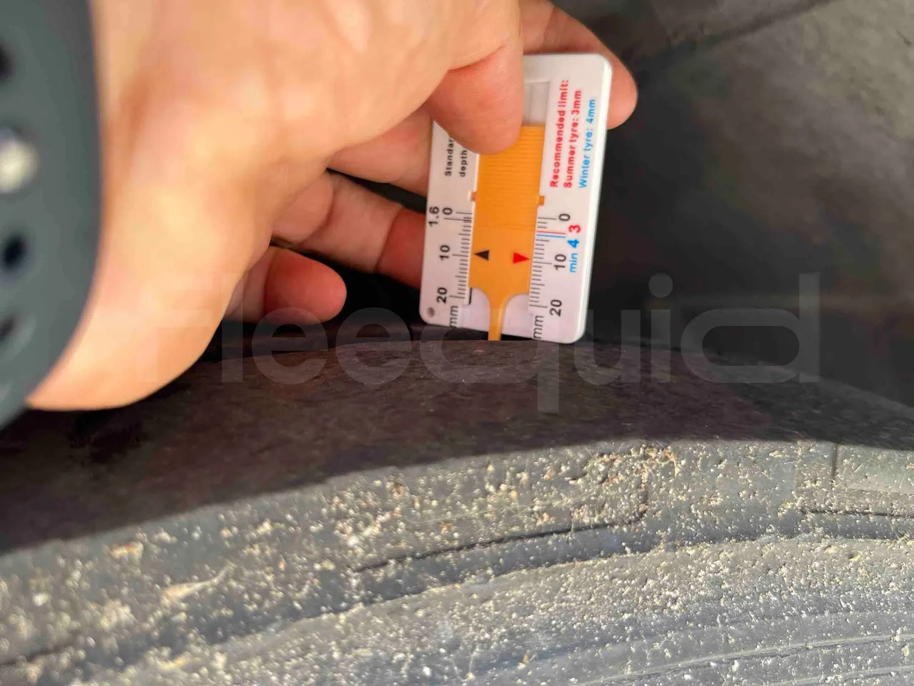 Iveco Citelis - First Axle Left Side: Tyre Thickness