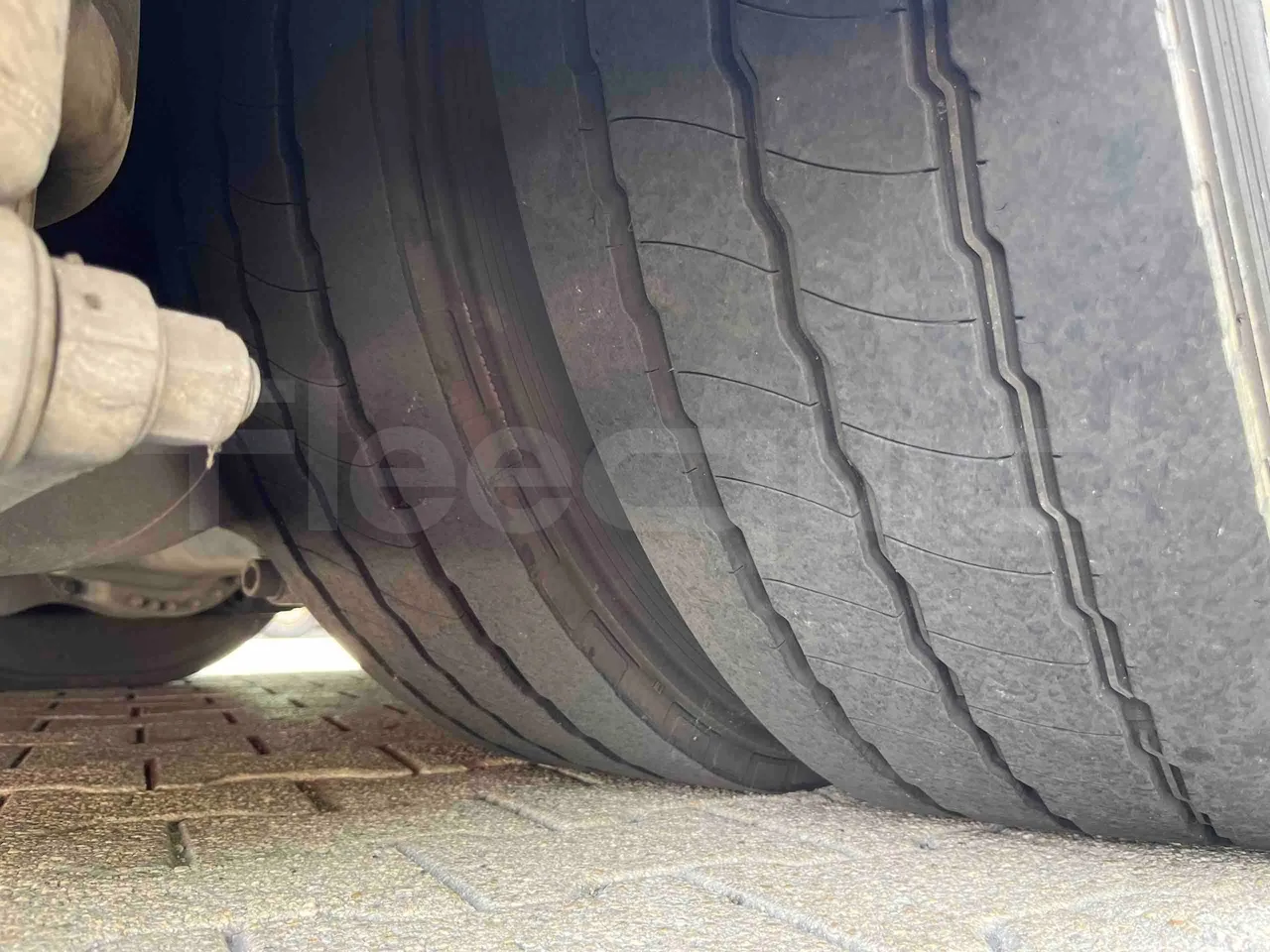 Iveco Citelis - Second Axle Left Side: Tyre Thickness