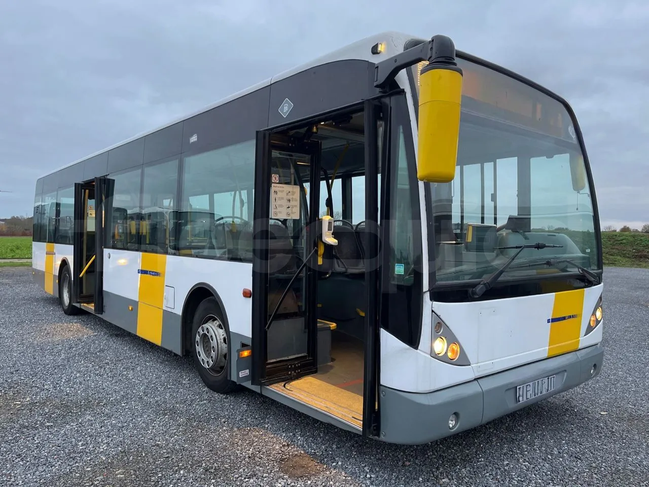 Van Hool A330 330 - EUR4 - 206kW - 12m - 3/4 right front doors open