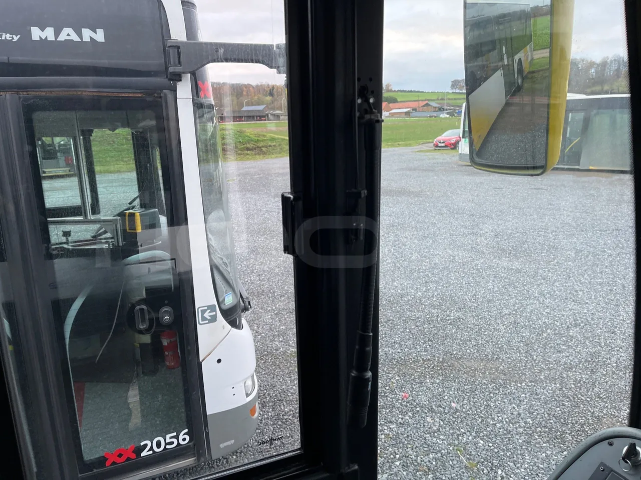 Van Hool A330 330 - EUR4 - 206kW - 12m - hostes microphone accessories photo