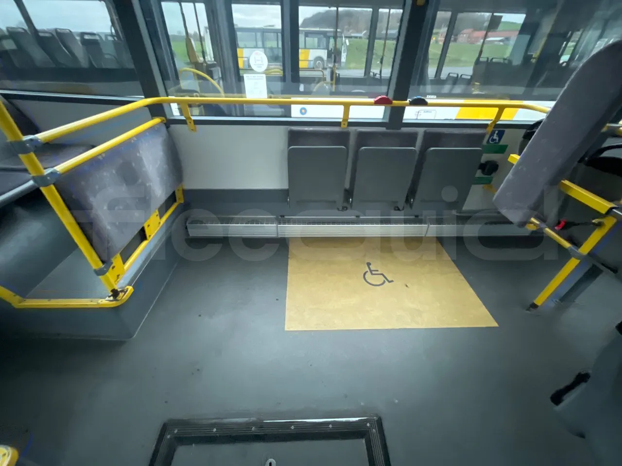 Van Hool A330 330 - EUR4 - 206kW - 12m - disabled area photo