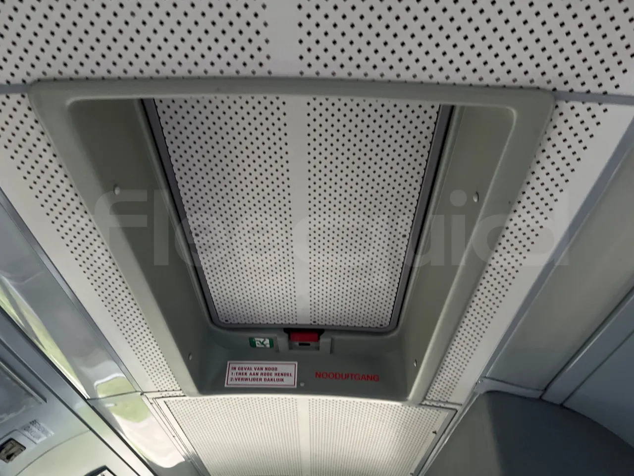 Van Hool A330 330 - EUR4 - 206kW - 12m - roof hatch 1