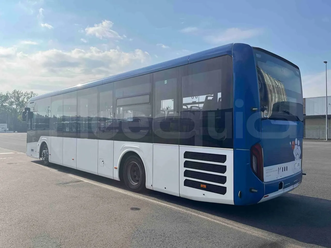 Man Lion's Intercity - 3/4 left rear side