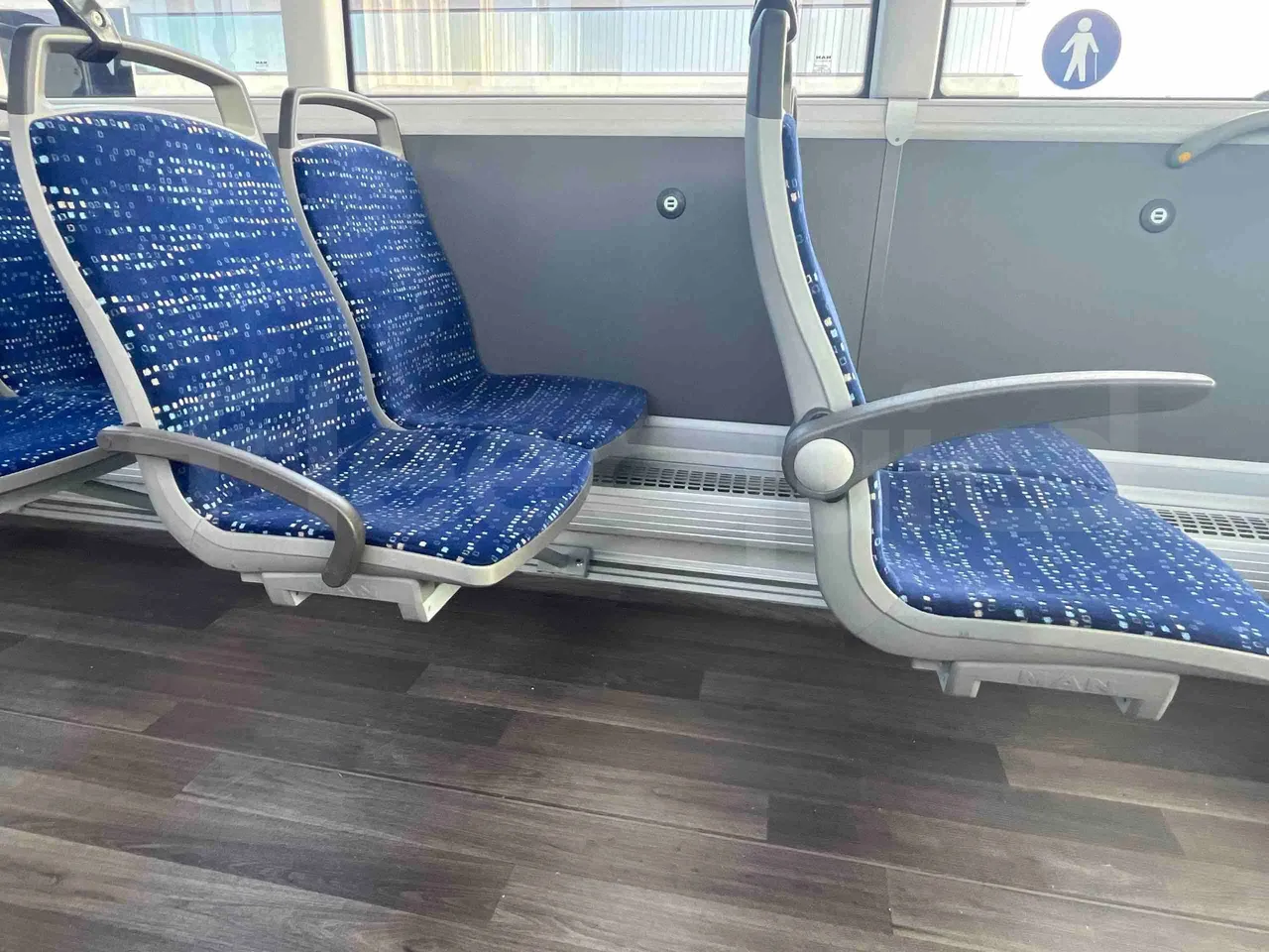 Man Lion's Intercity - armrest detail photo