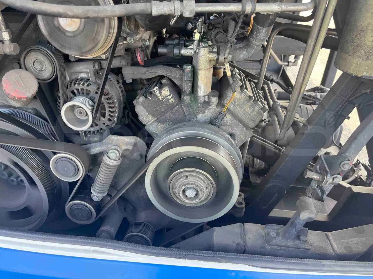 Man Lion's Intercity - air conditioning compressor