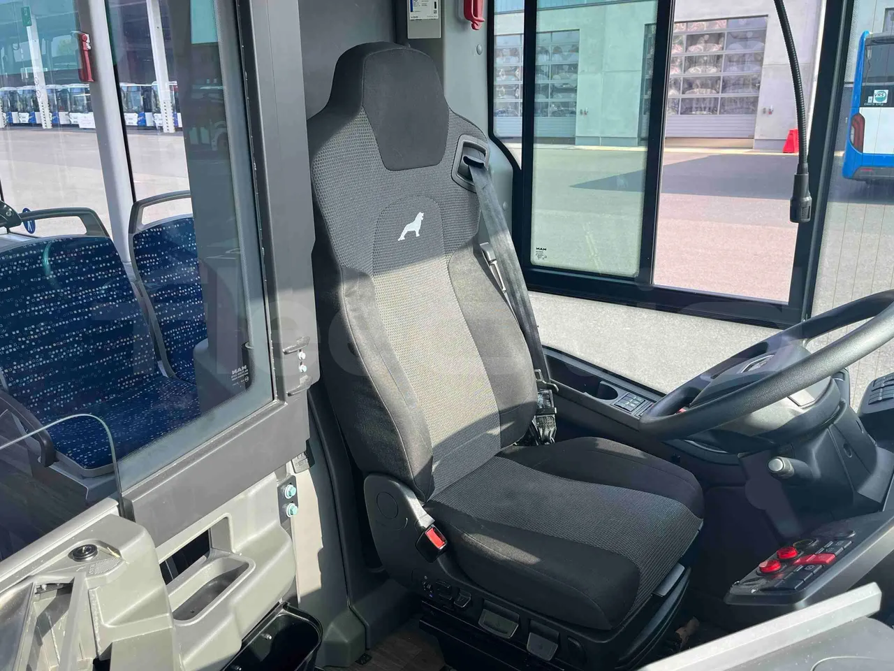 Man Lion's Intercity - driver's seat photo