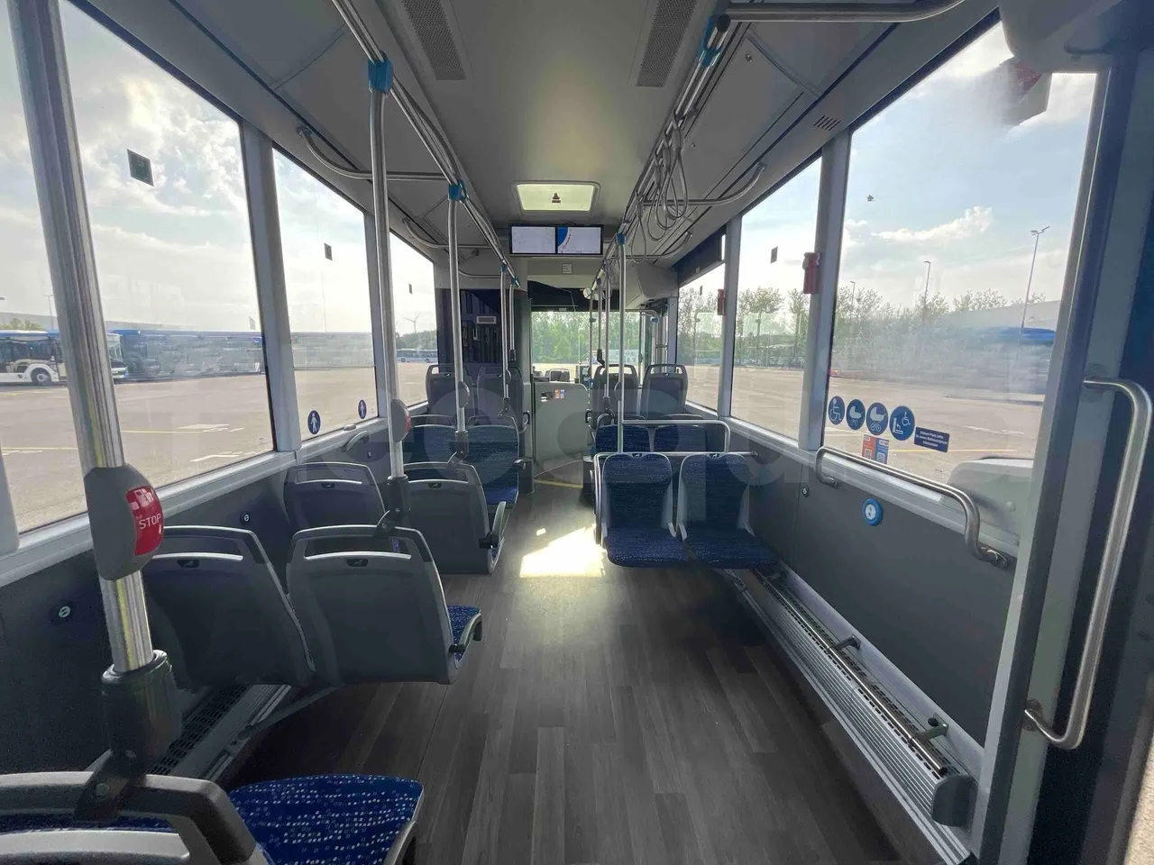 Man Lion's Intercity - forward view middle aisle
