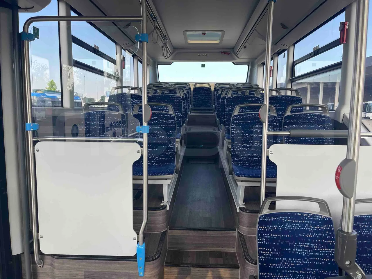 Man Lion's Intercity - reverse view middle aisle